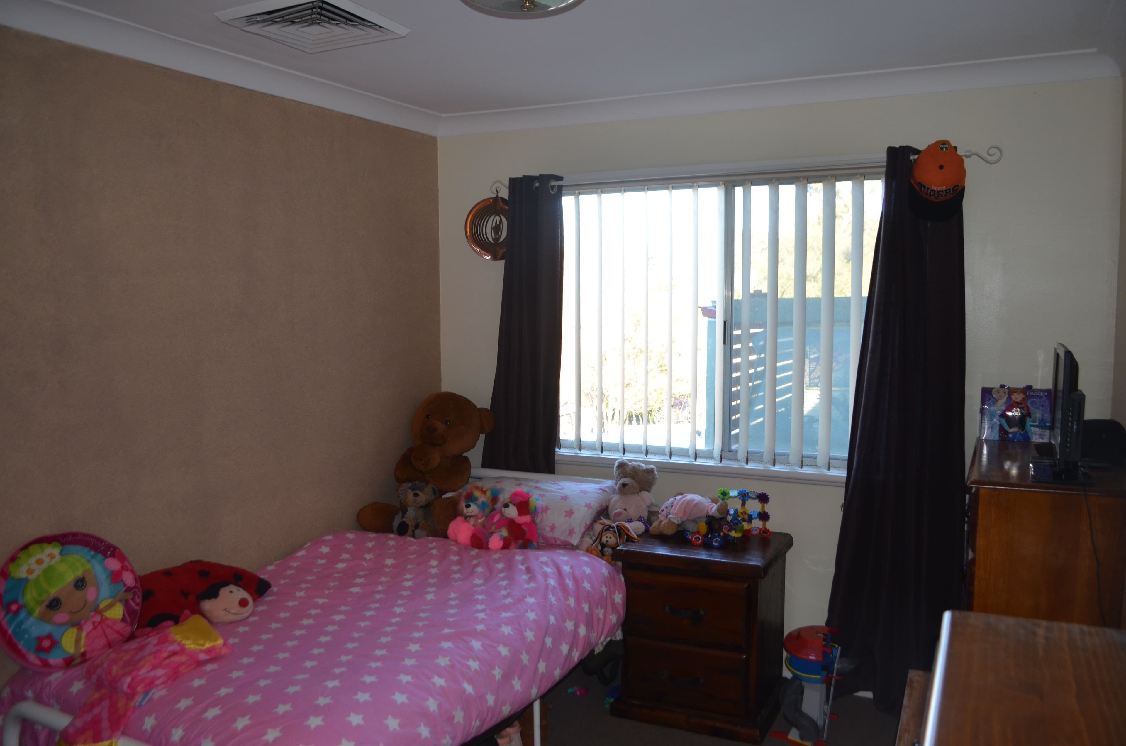 70 Coronet Crescent, Burleigh Waters QLD 4220, Burleigh Waters - Thumbnail 5