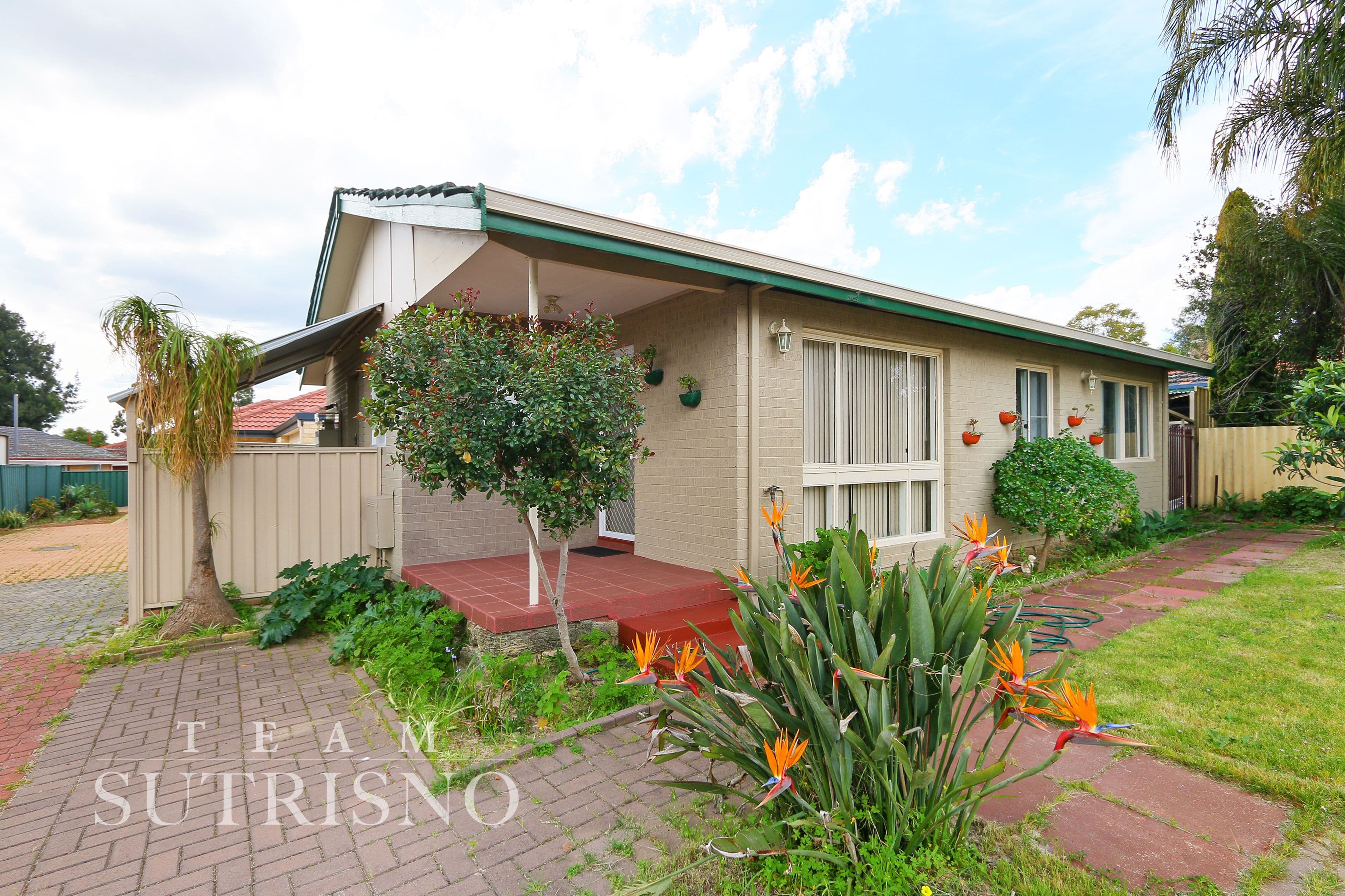 10 Abingdon Place, Kelmscott WA 6111, Kelmscott - Image 1