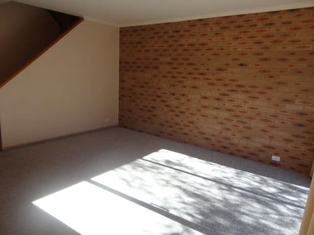 4 Gatehouse Place, Belconnen ACT 2617, Belconnen - Thumbnail 2