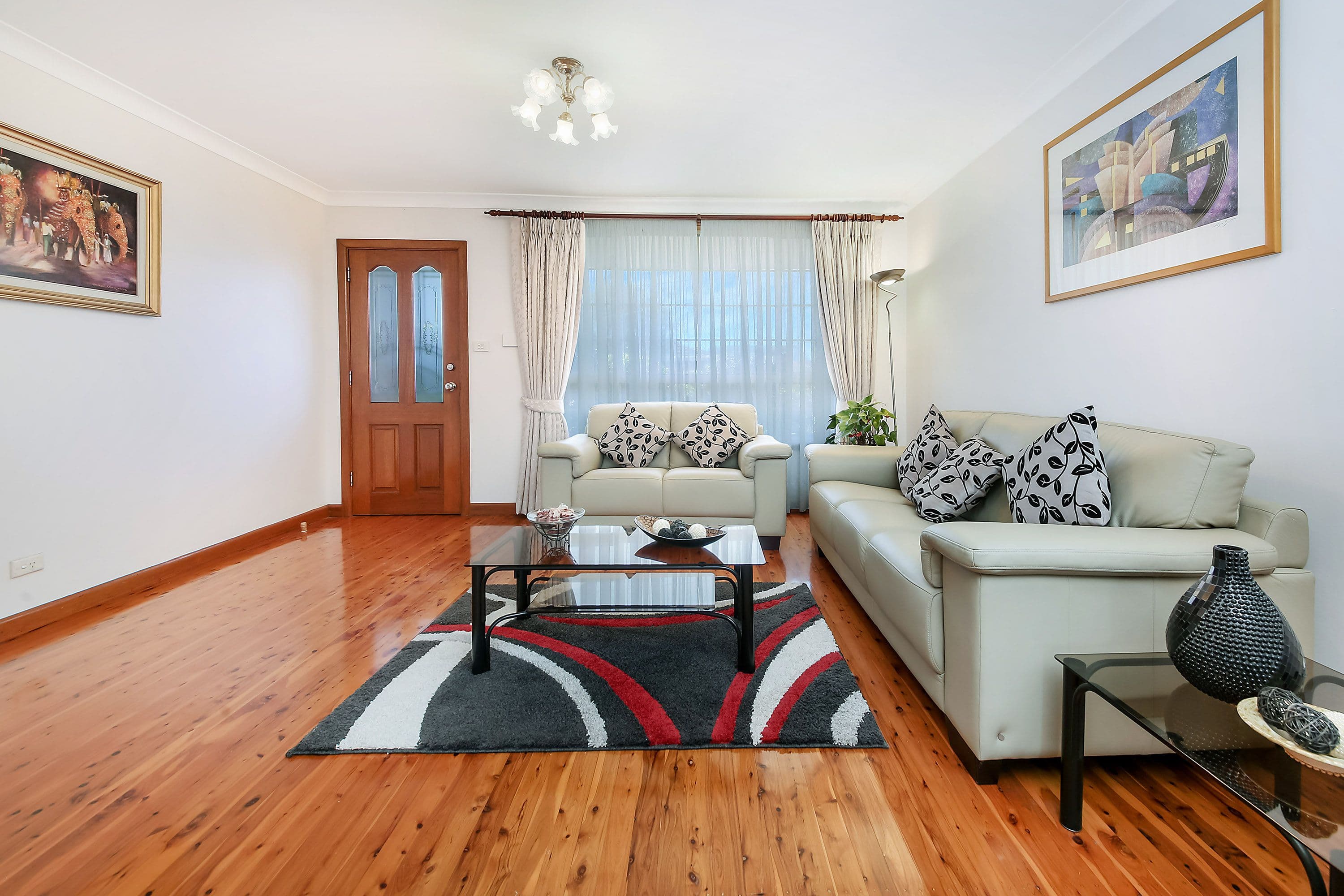 9 Glenbrook Crescent, Georges Hall - Thumbnail 2