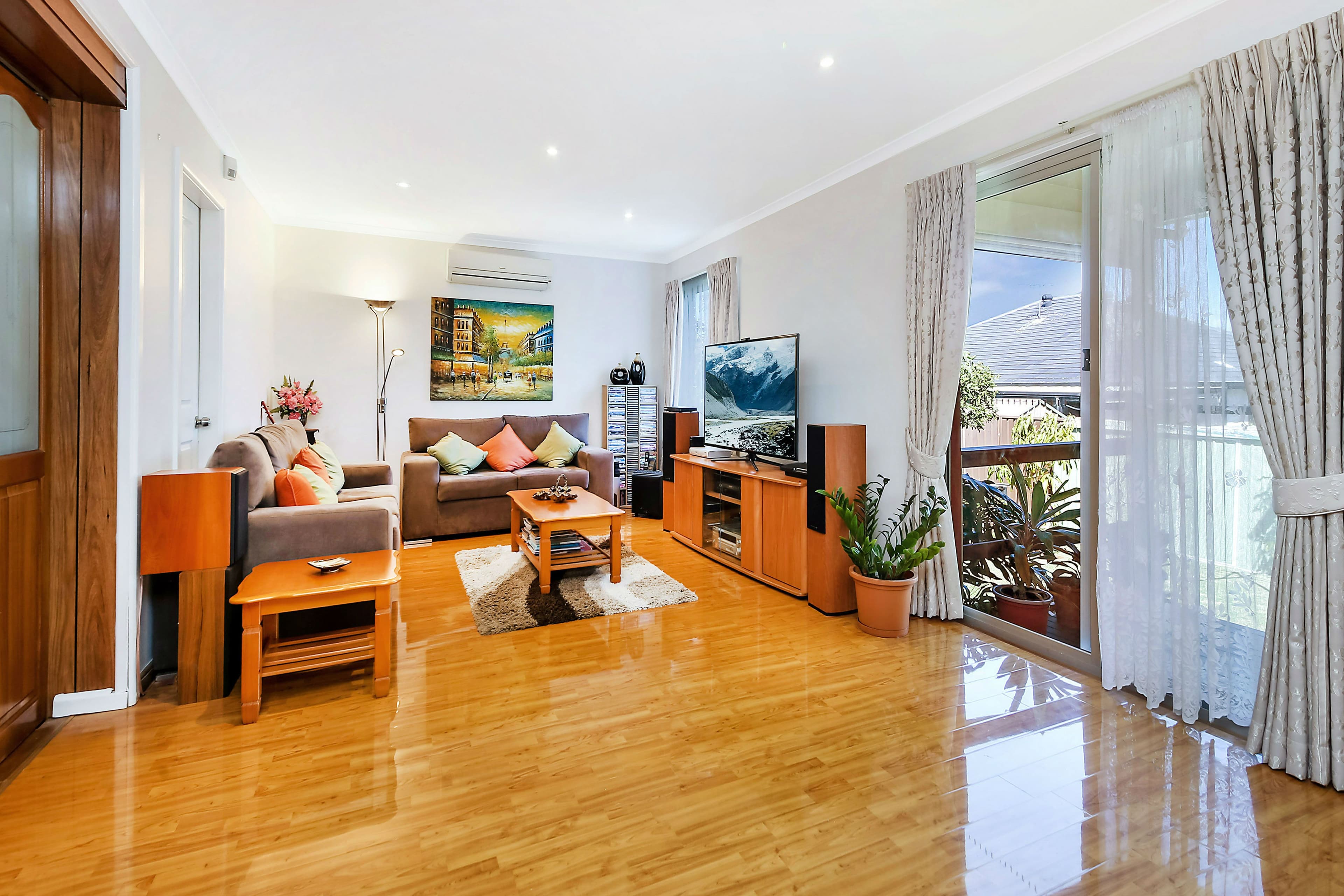 9 Glenbrook Crescent, Georges Hall - Thumbnail 4