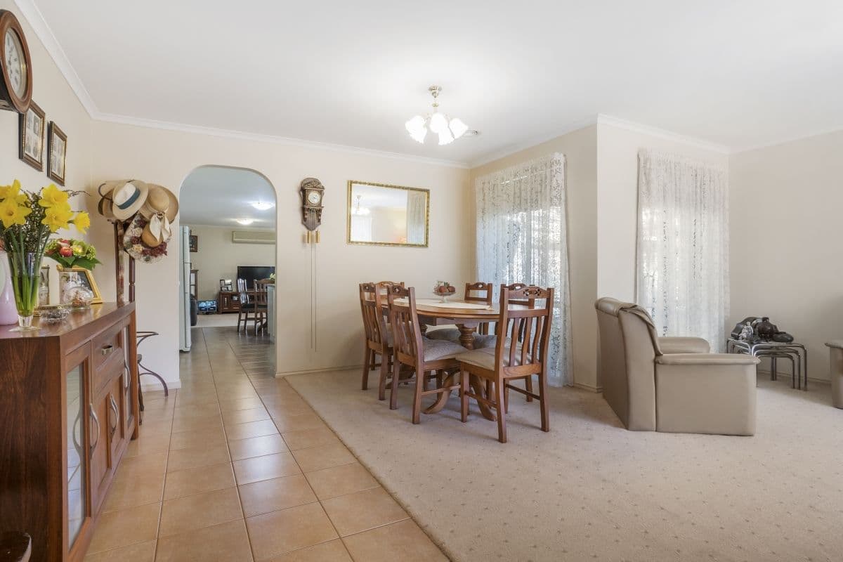 2 Oaktree Avenue, Wyndham Vale VIC 3024, Wyndham Vale - Thumbnail 6