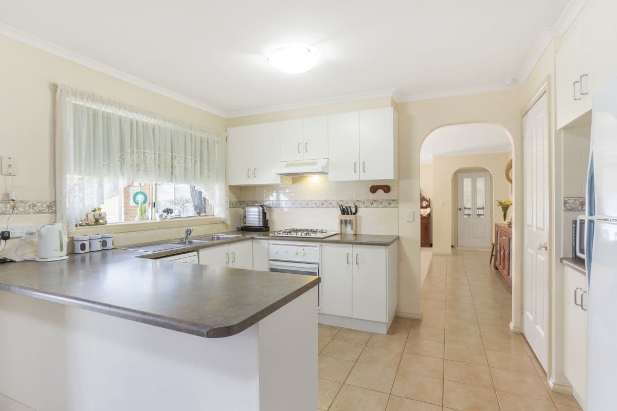 2 Oaktree Avenue, Wyndham Vale VIC 3024, Wyndham Vale - Thumbnail 8
