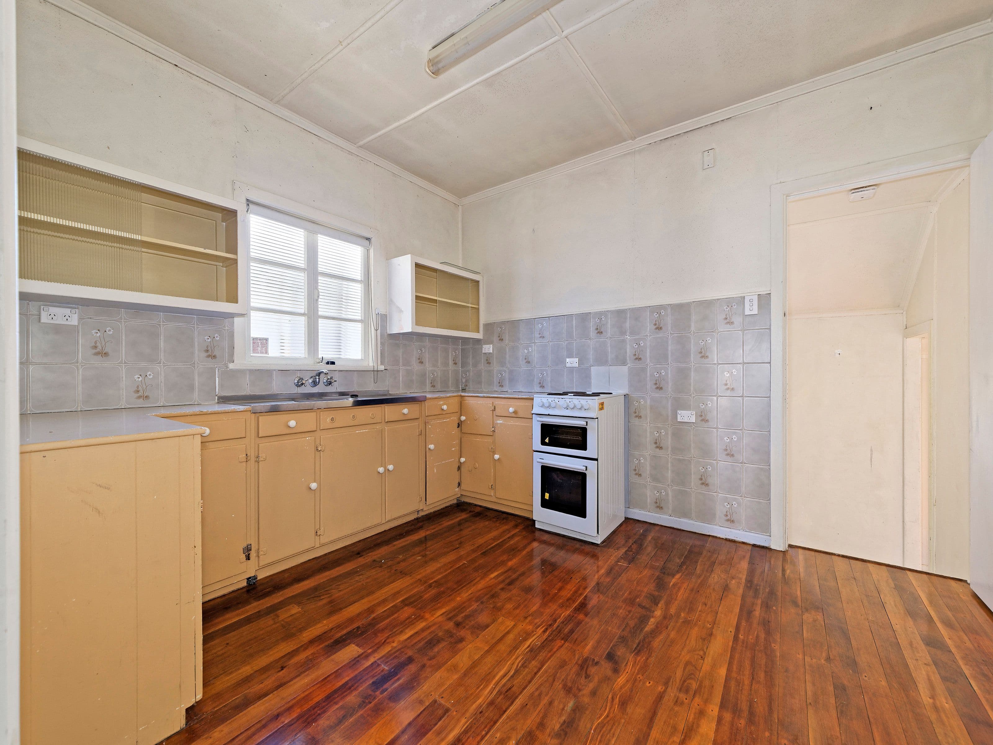 8 Fifth Avenue, Scarborough QLD 4020, Scarborough - Thumbnail 7