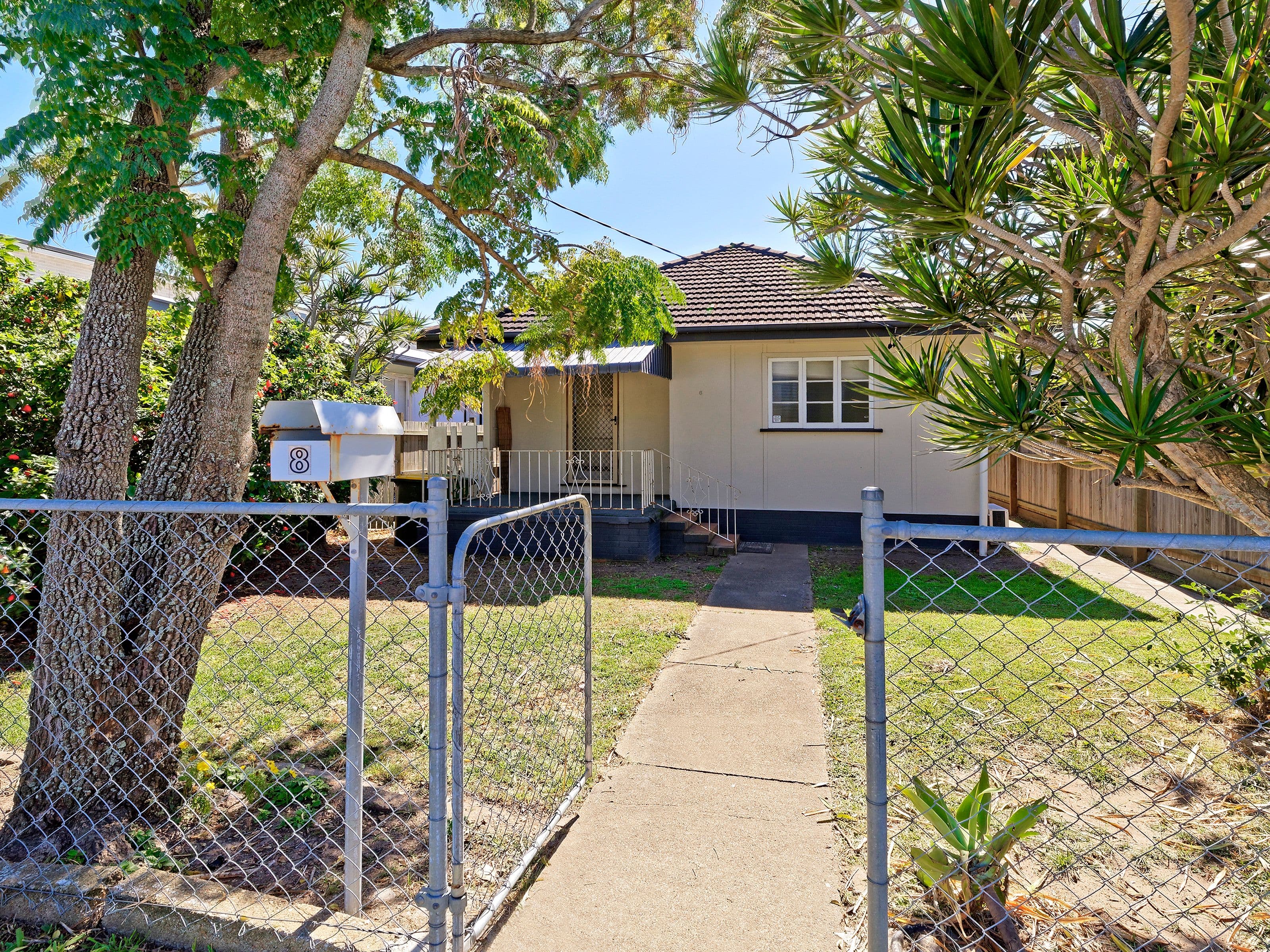 8 Fifth Avenue, Scarborough QLD 4020, Scarborough - Image 1