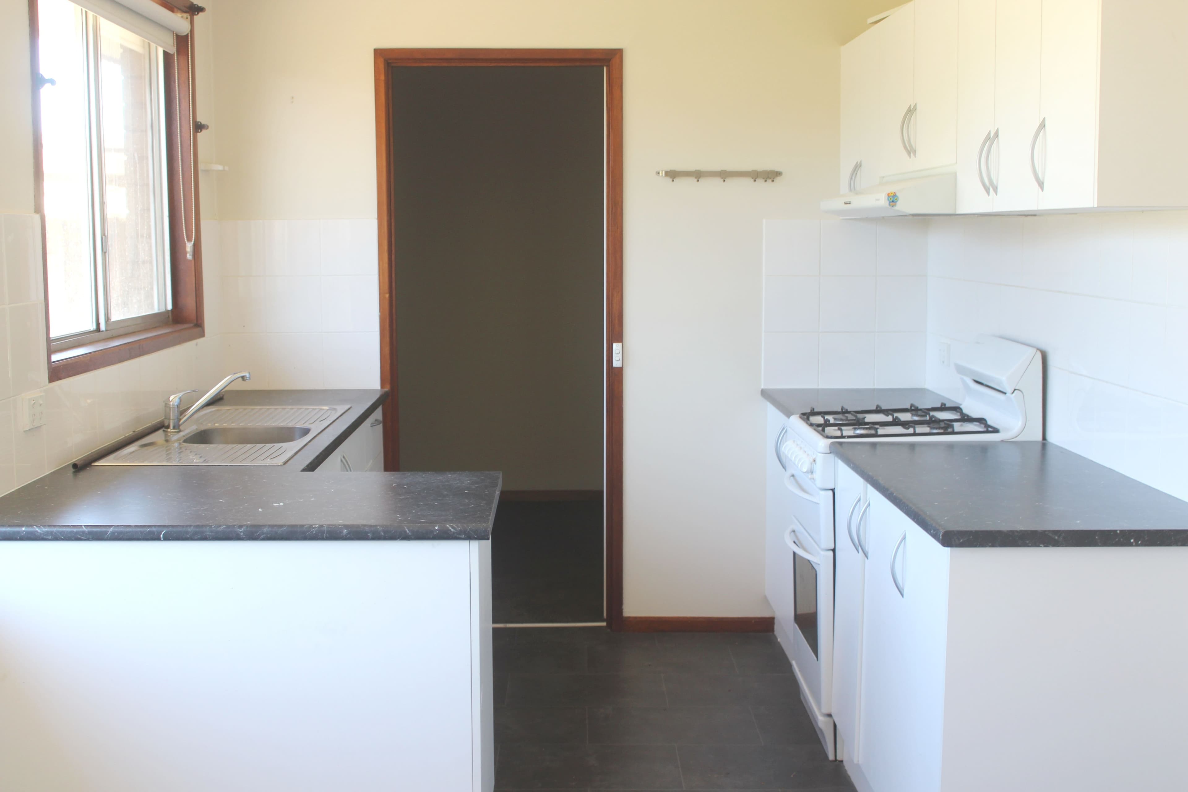 34 Cutler Avenue, Cootamundra - Thumbnail 3