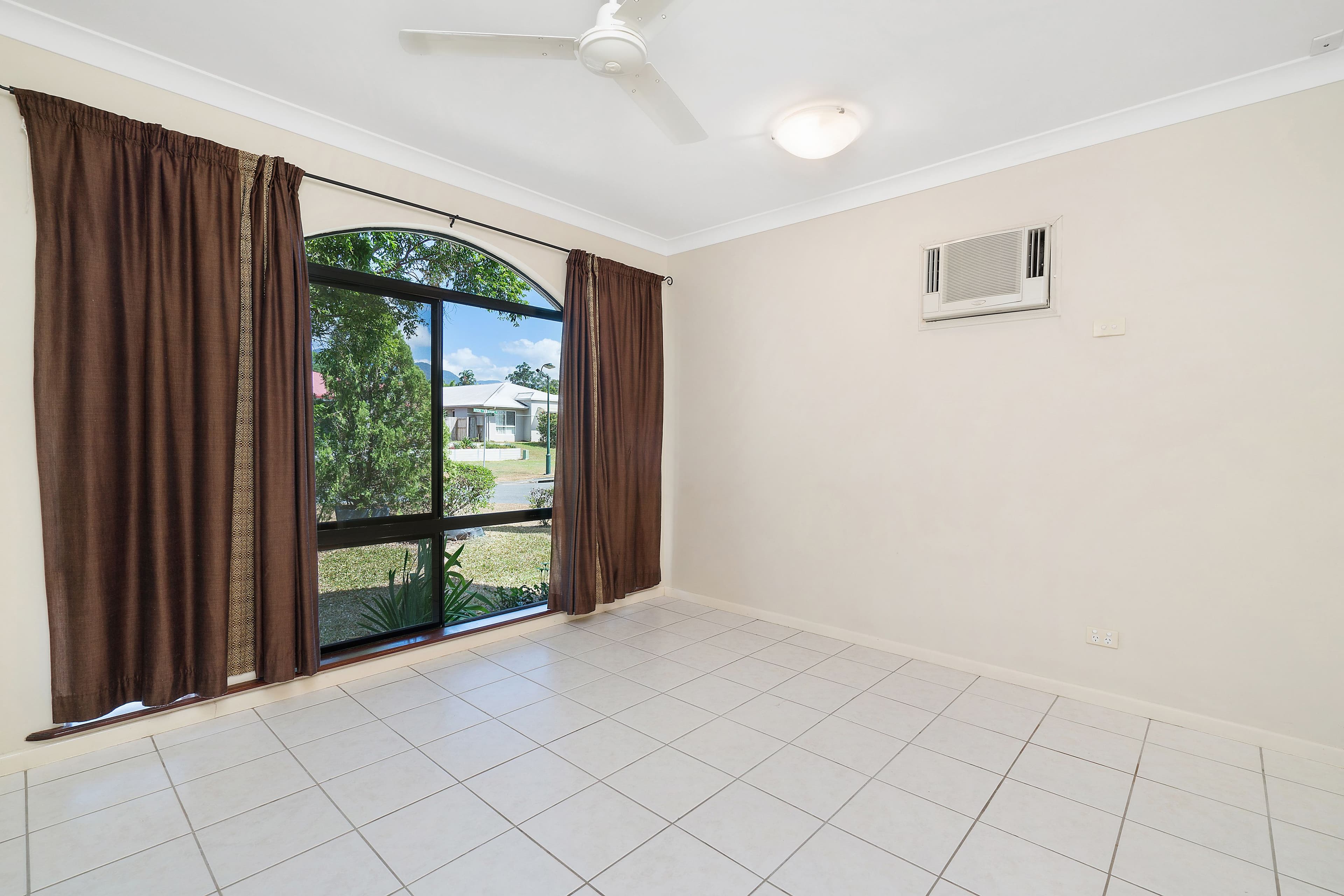 4 Picnic Street, White Rock QLD 4868, White Rock - Thumbnail 6