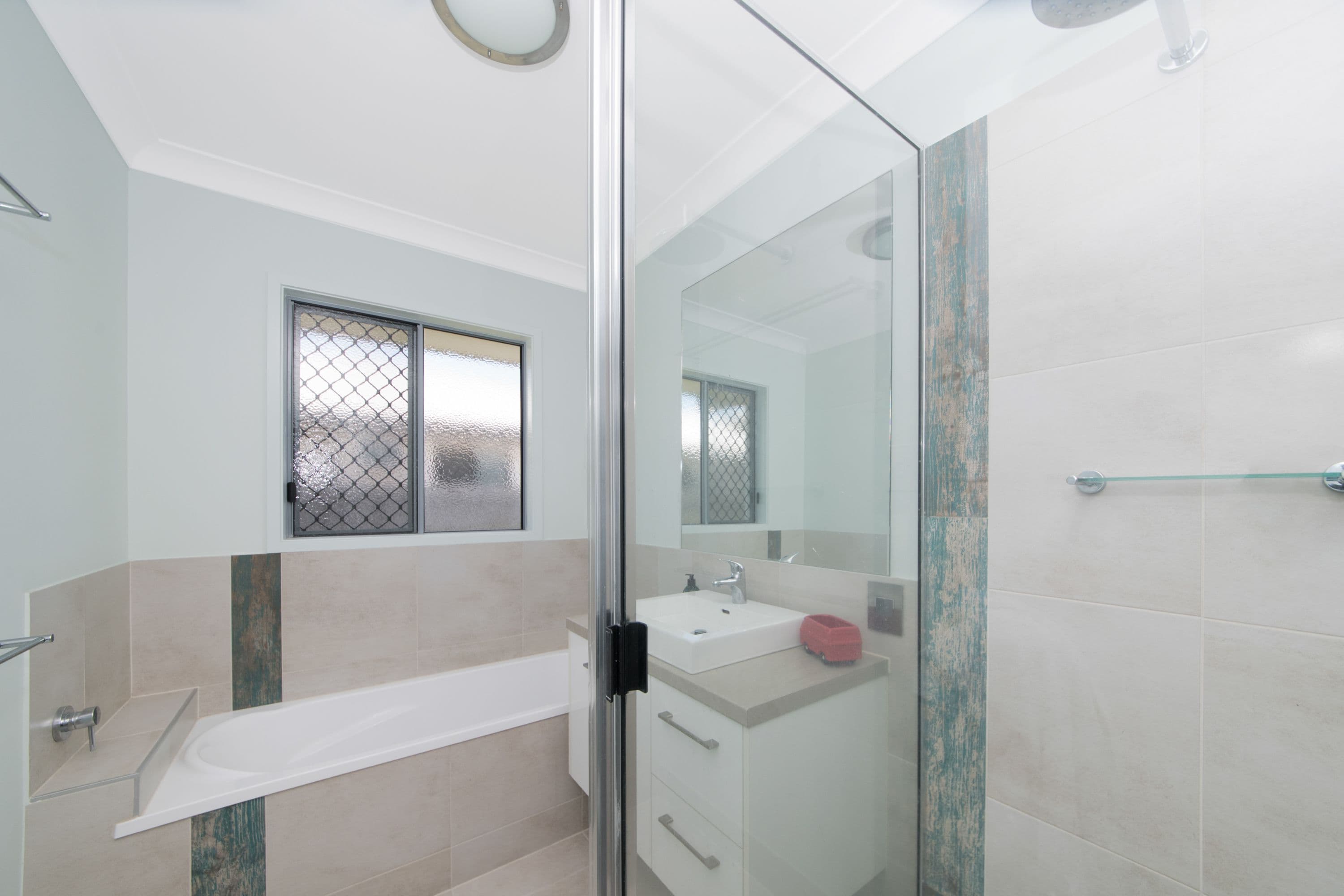 24 Heather Avenue, Rasmussen QLD 4815, Rasmussen - Thumbnail 5