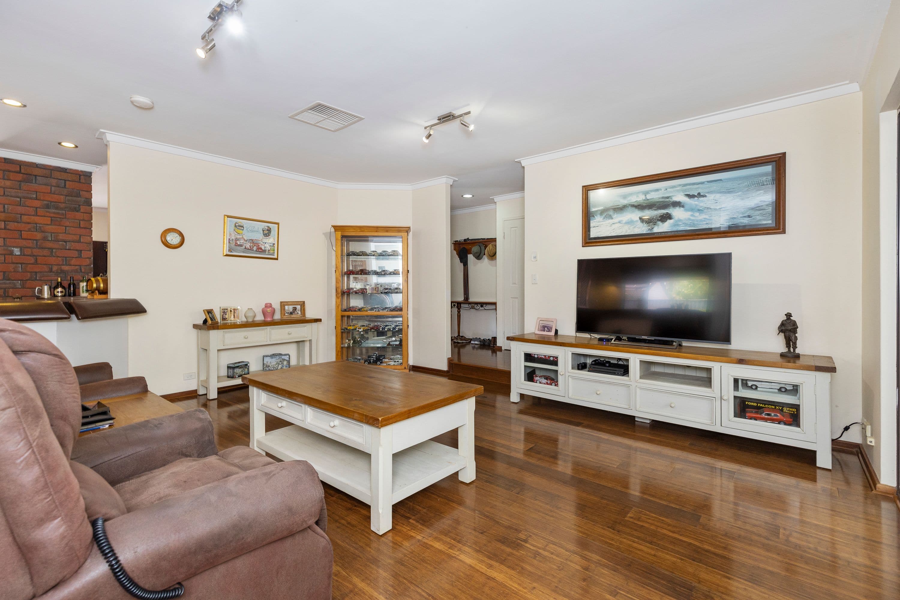 32 Illawarra Crescent North, Ballajura WA 6066, Ballajura - Thumbnail 7