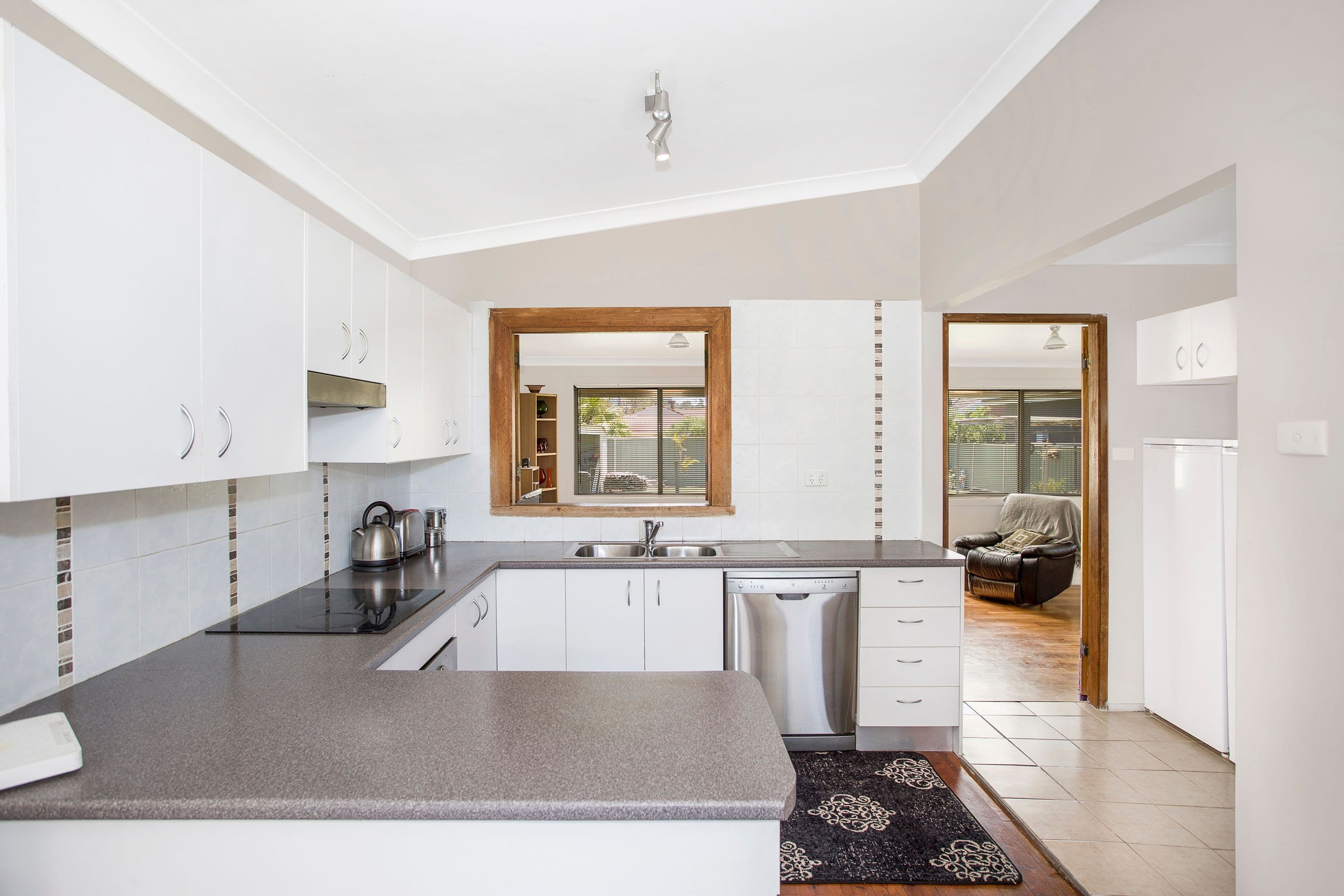 523 The Entrance Road, Bateau Bay - Thumbnail 2
