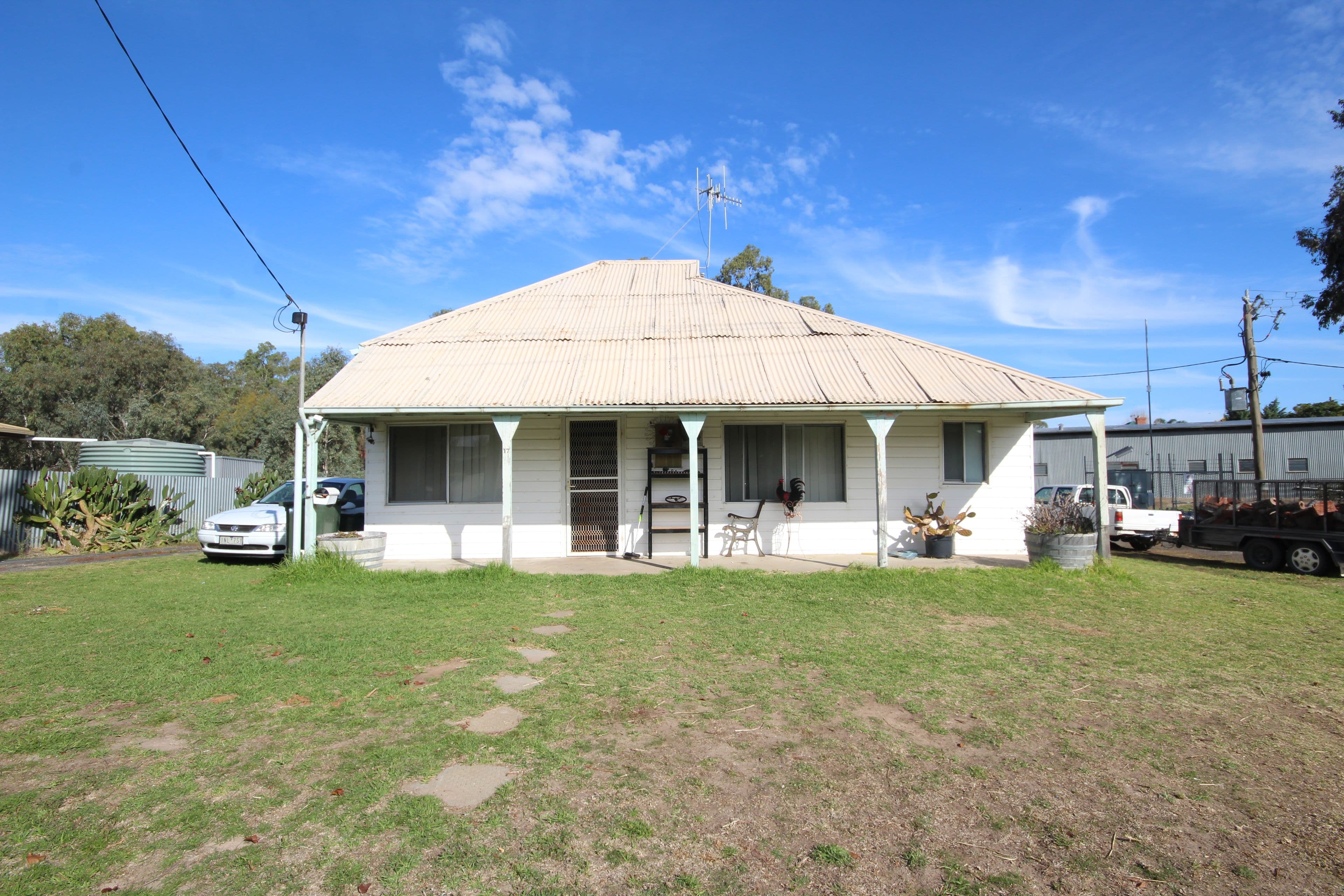 17 Pine Street, Nhill VIC 3418, Nhill - Image 1