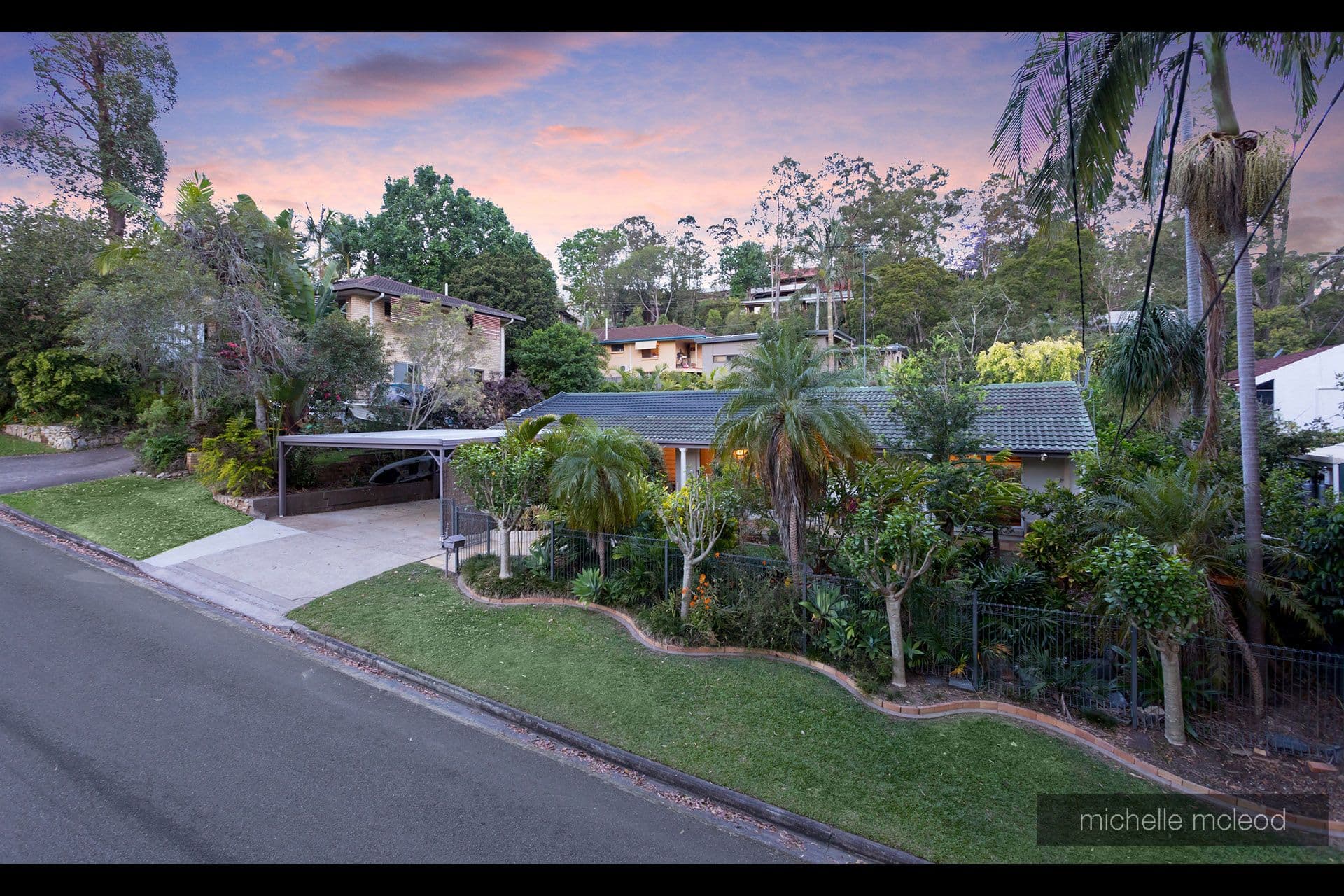 10 Fiona Street, Chapel Hill QLD 4069, Chapel Hill - Thumbnail 2