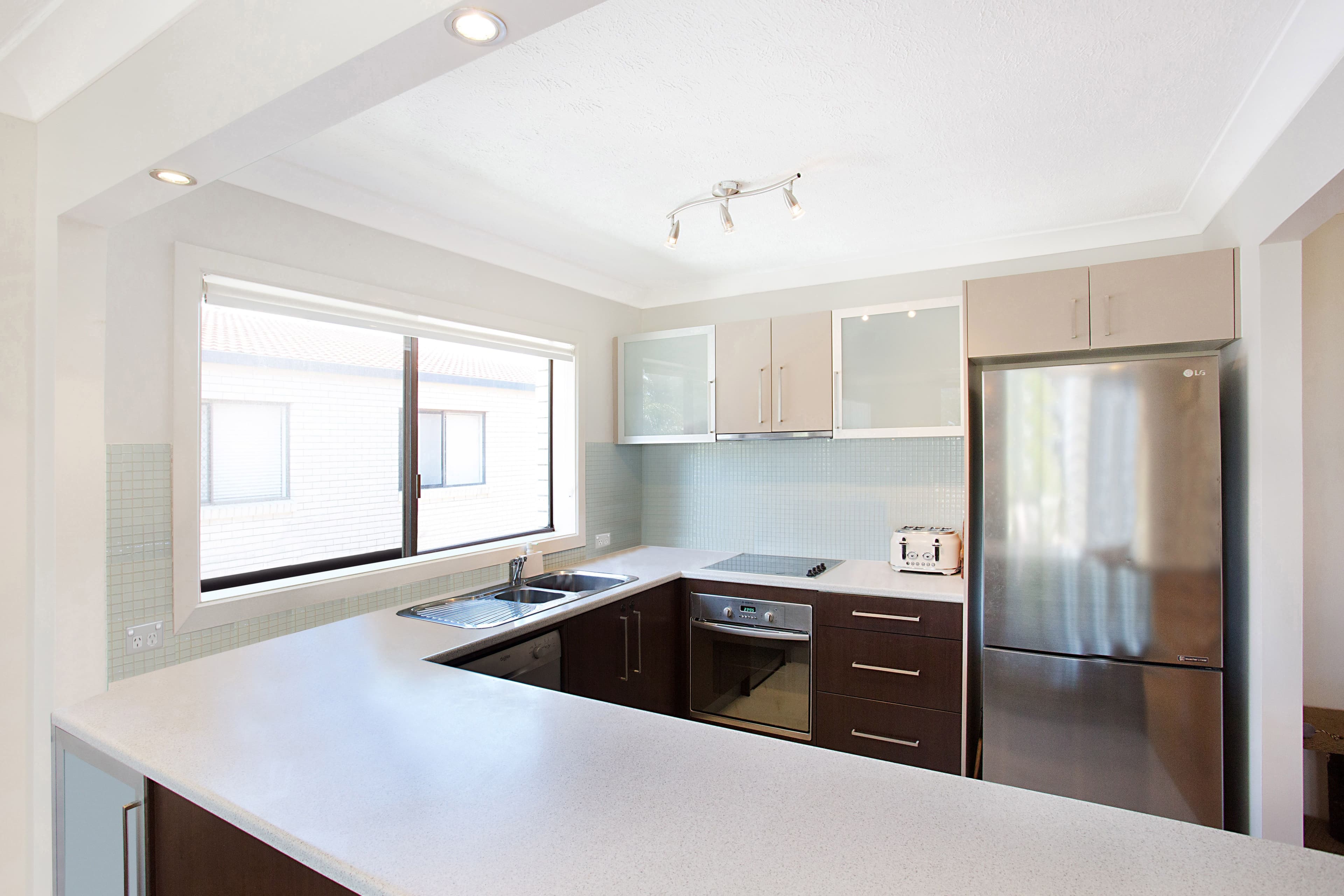 18 First Avenue, Broadbeach QLD 4218, Broadbeach - Thumbnail 5