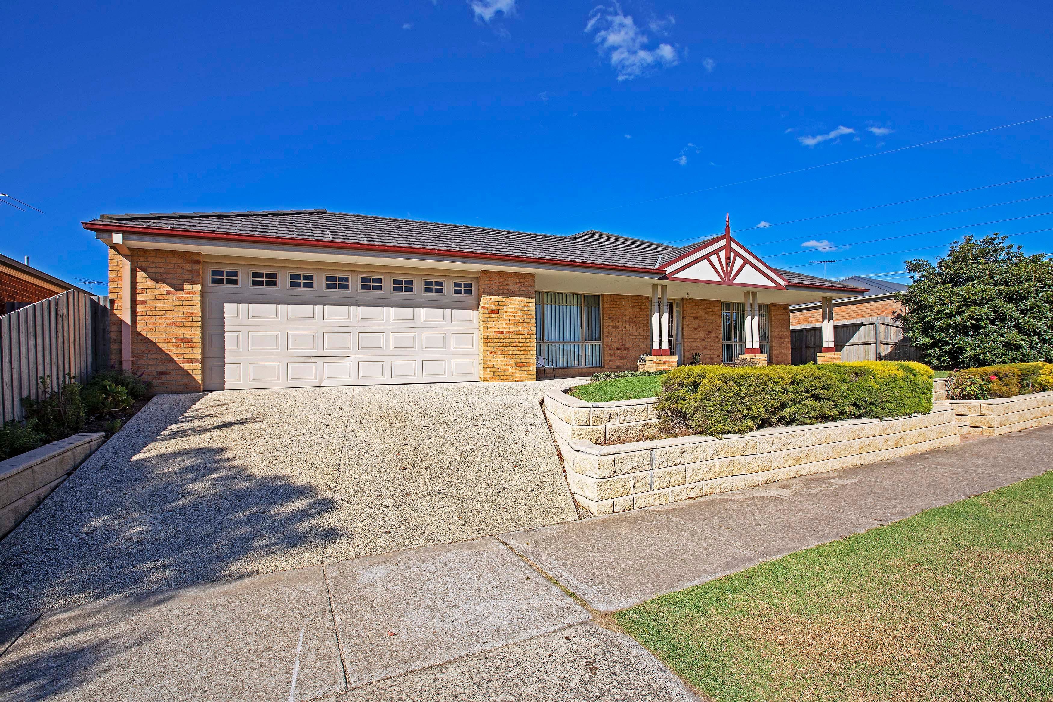 27 Hewitt Drive, Grovedale VIC 3216, Grovedale - Thumbnail 2