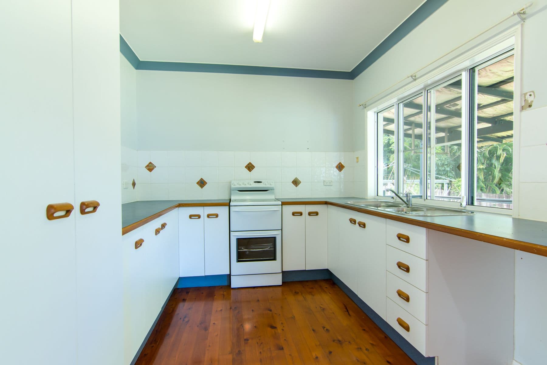 27 Kent Close, Mission Beach QLD 4852, Mission Beach - Thumbnail 3