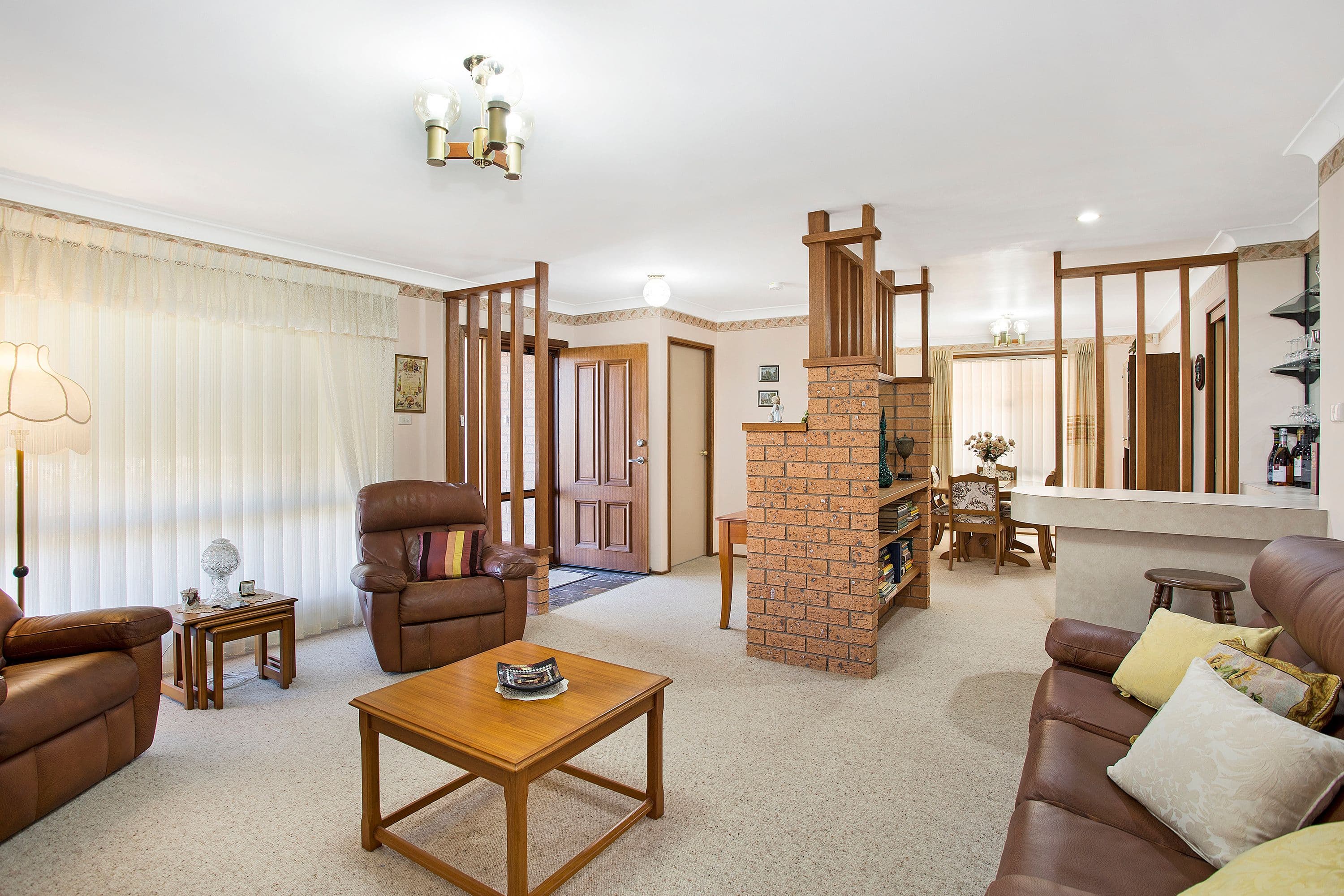 27 Dampier Boulevard, Killarney Vale - Thumbnail 2