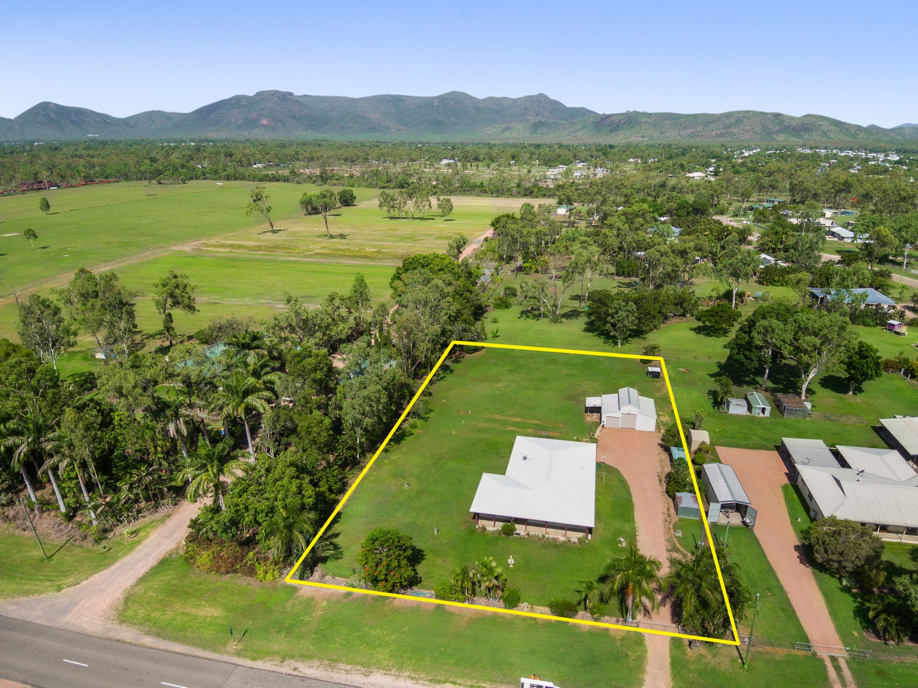 304 Kelso Drive, Kelso QLD 4815, Kelso - Image 1