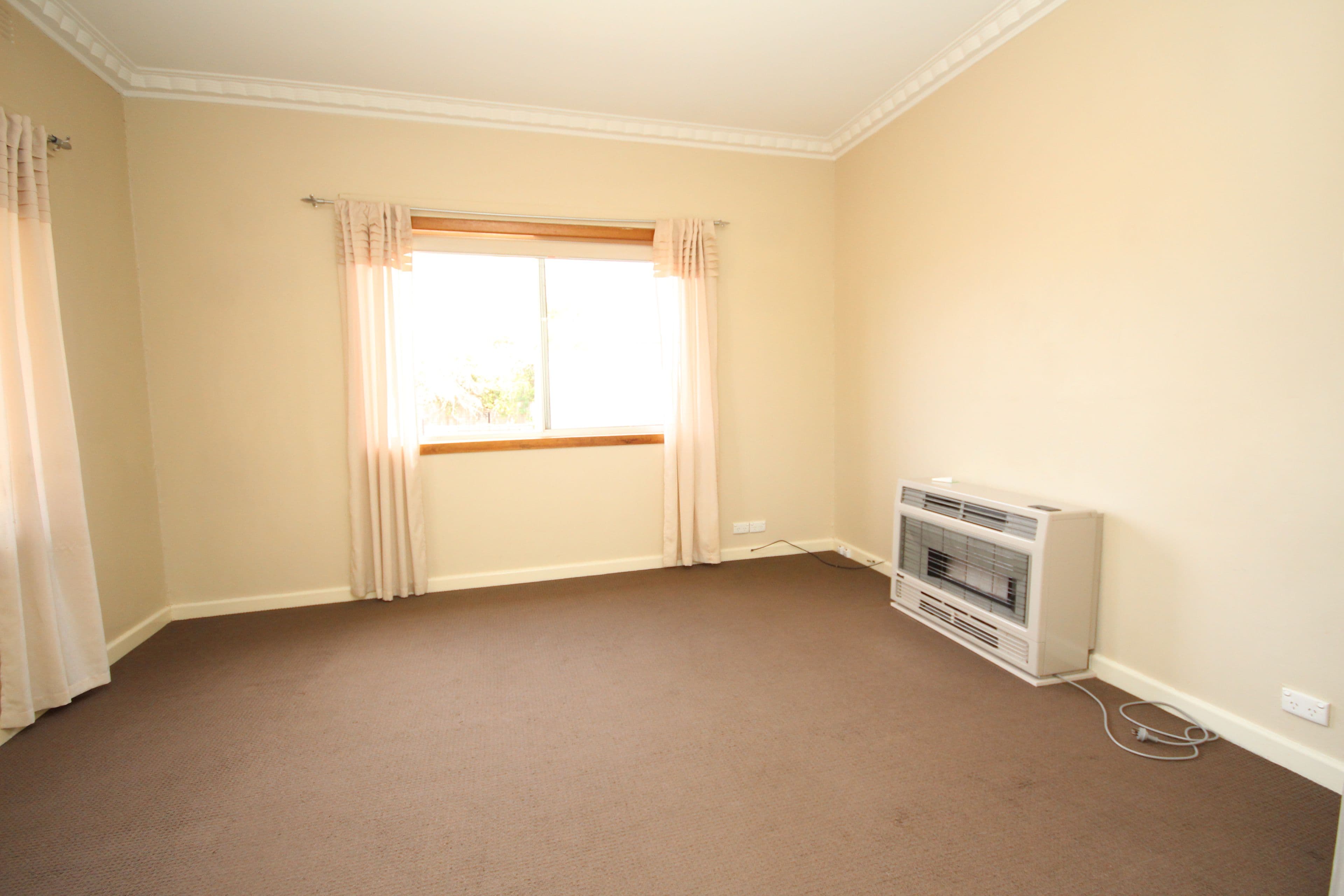 16 Banool Street, Horsham VIC 3400, Horsham - Thumbnail 2