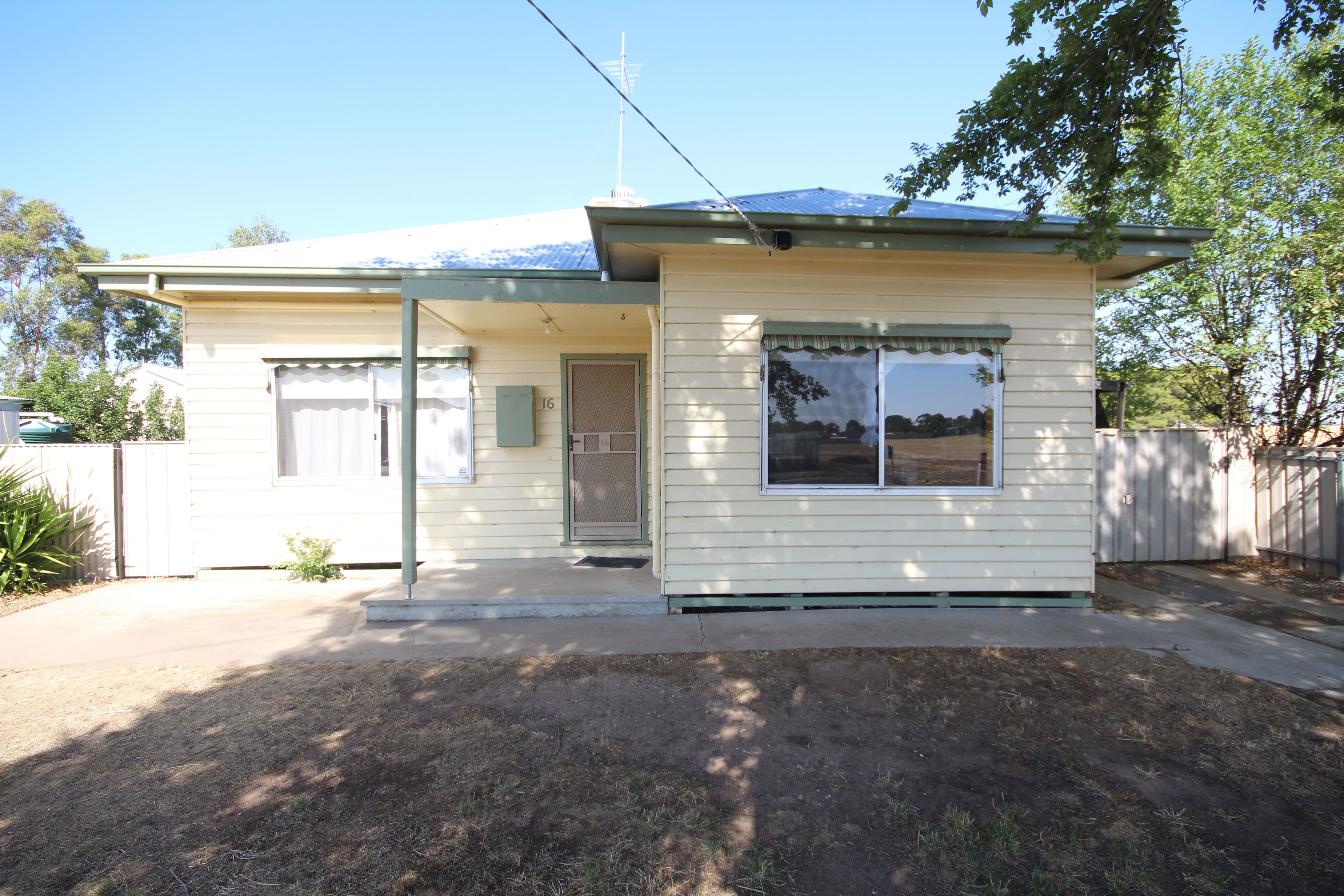 16 Banool Street, Horsham VIC 3400, Horsham - Image 1