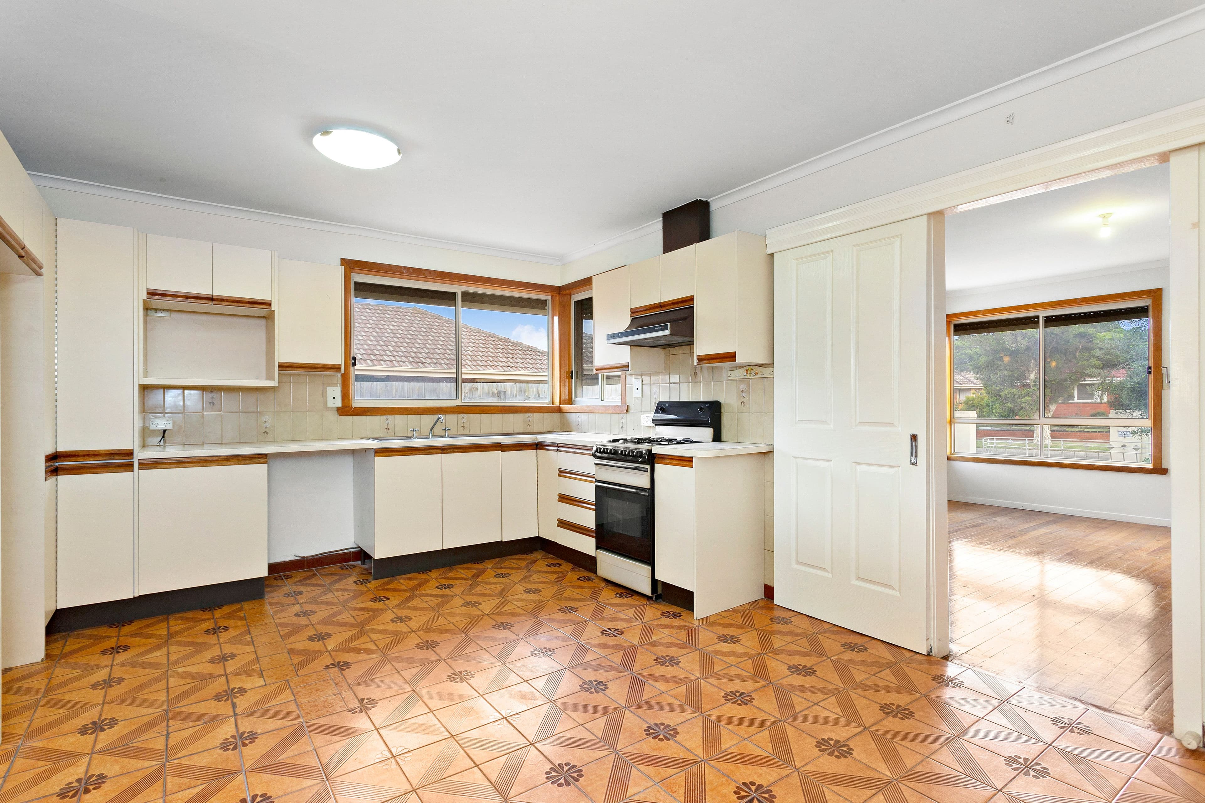 8 Gibson Street, Lalor VIC 3075, Lalor - Thumbnail 2