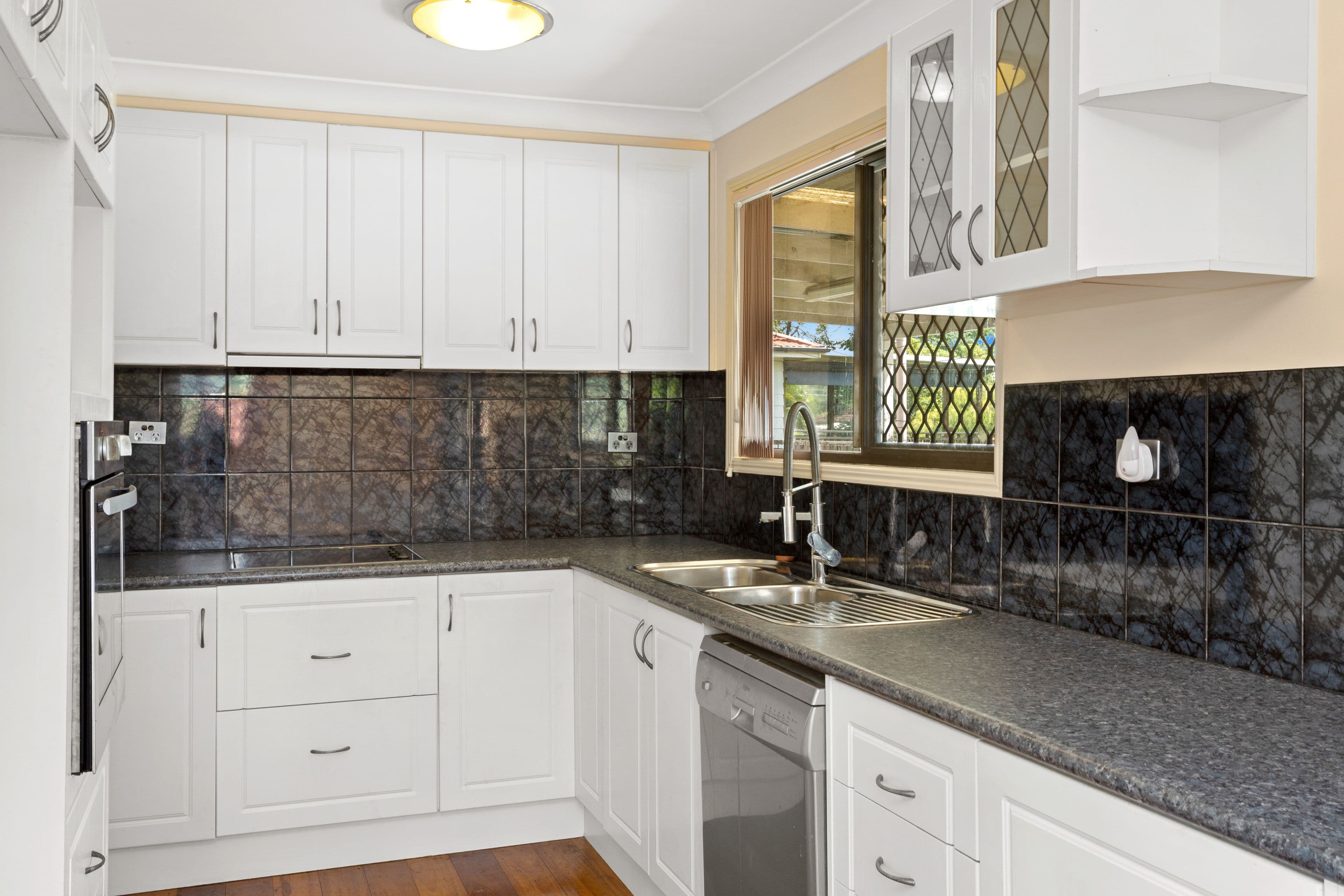 8 Shane Street, Shailer Park QLD 4128, Shailer Park - Thumbnail 7