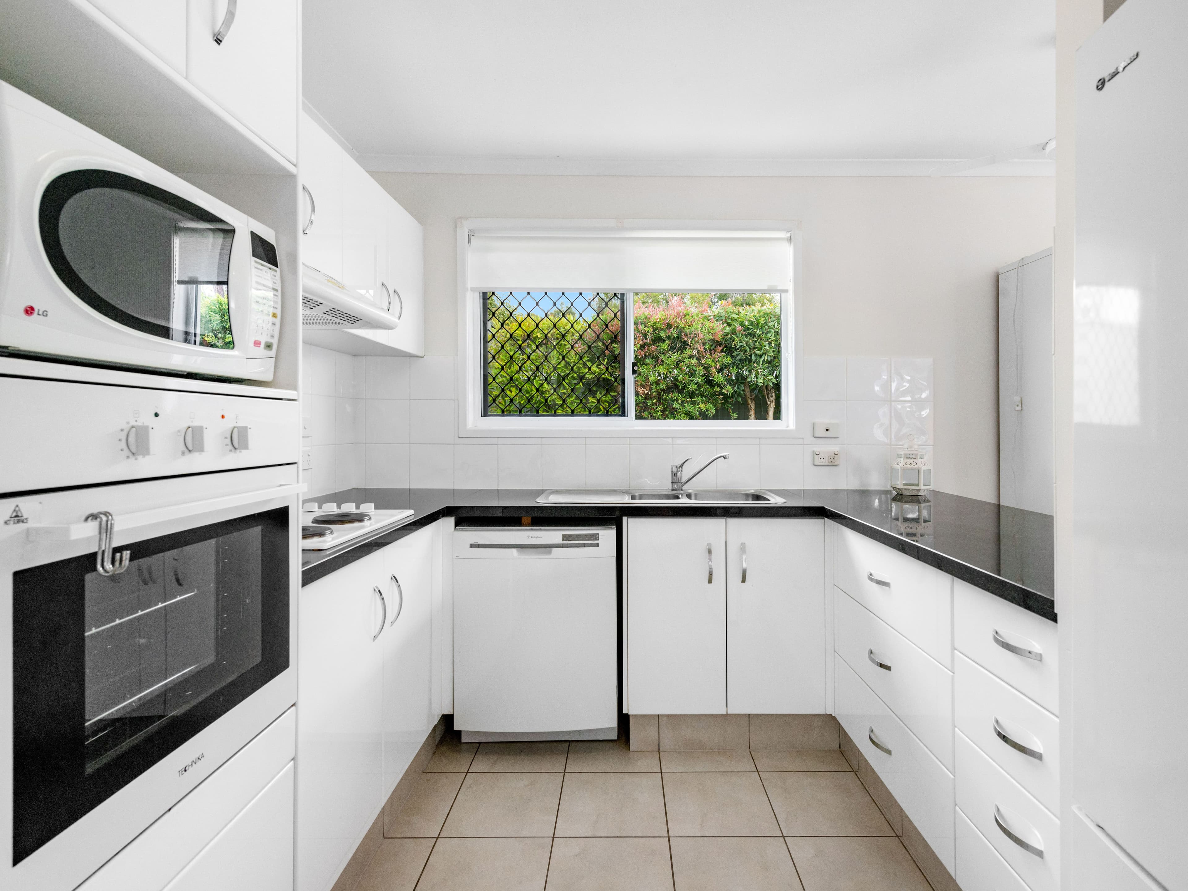 2 Ford Court, Carindale QLD 4152, Carindale - Thumbnail 4