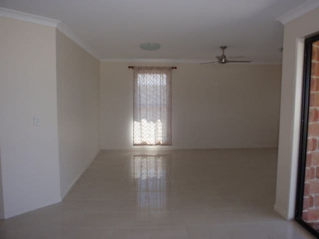 8 Spellman Street, Emerald QLD 4720, Emerald - Thumbnail 5