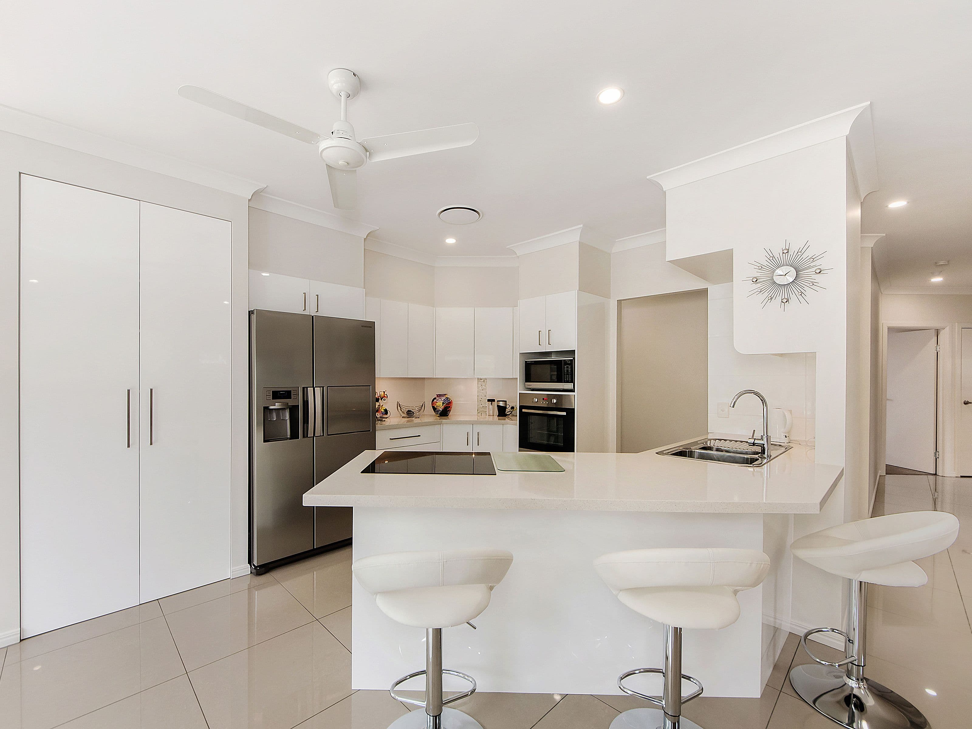 71 Santa Cruz Boulevard, Clear Island Waters QLD 4226, Clear Island Waters - Thumbnail 6