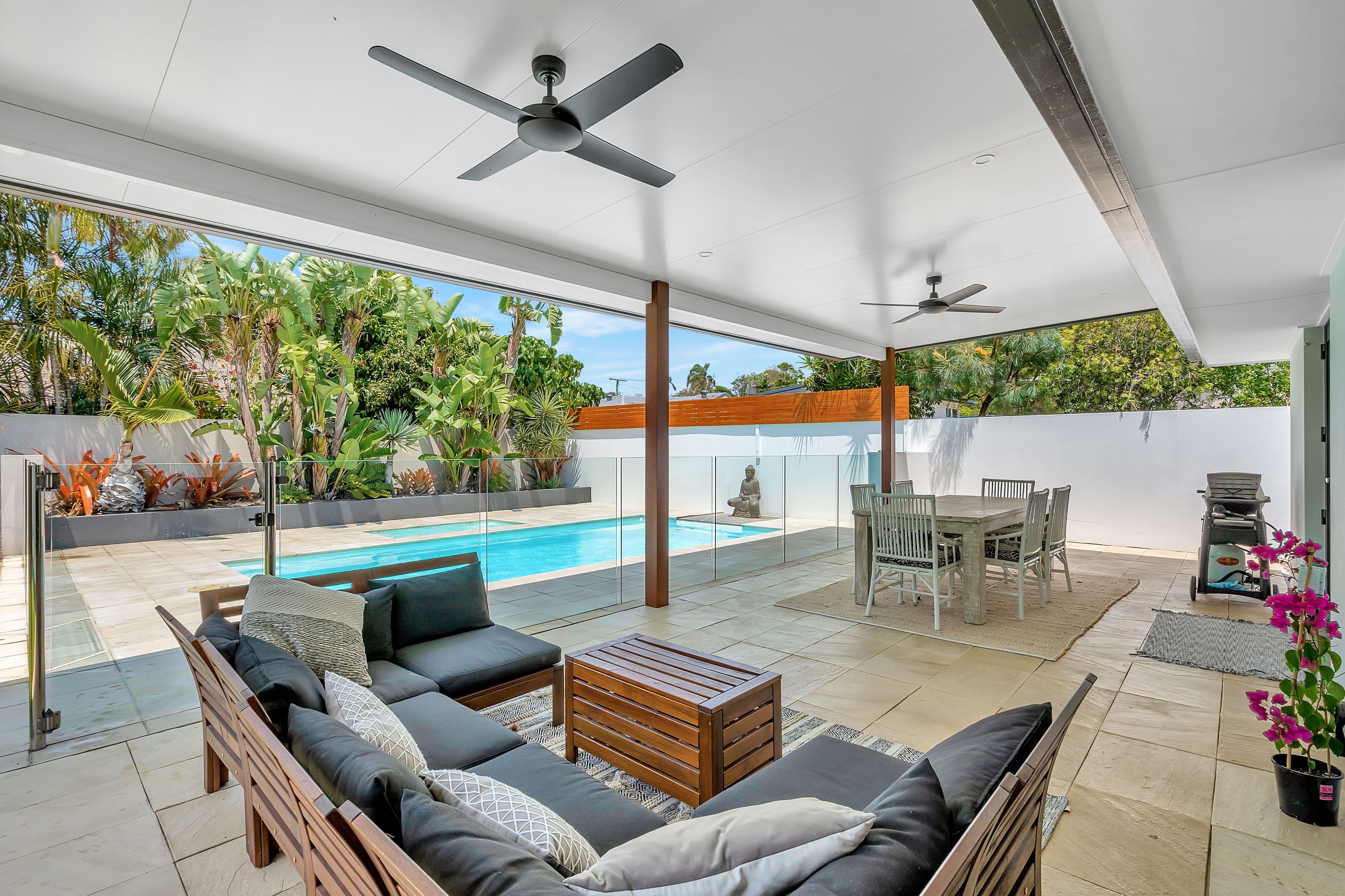 10 Newton Avenue, Southport QLD 4215, Southport - Thumbnail 2