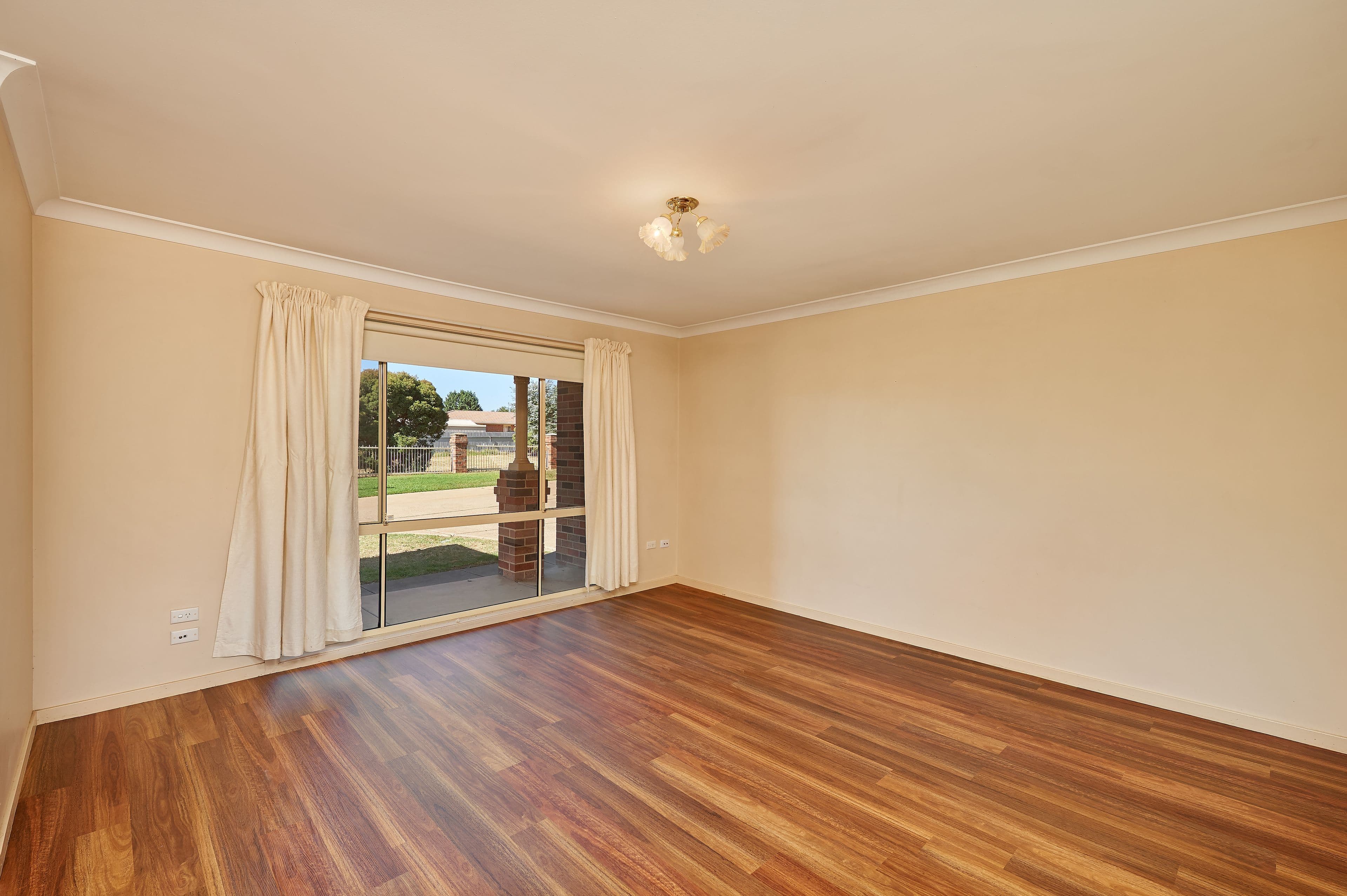 108 Undurra Drive, Glenfield Park - Thumbnail 2