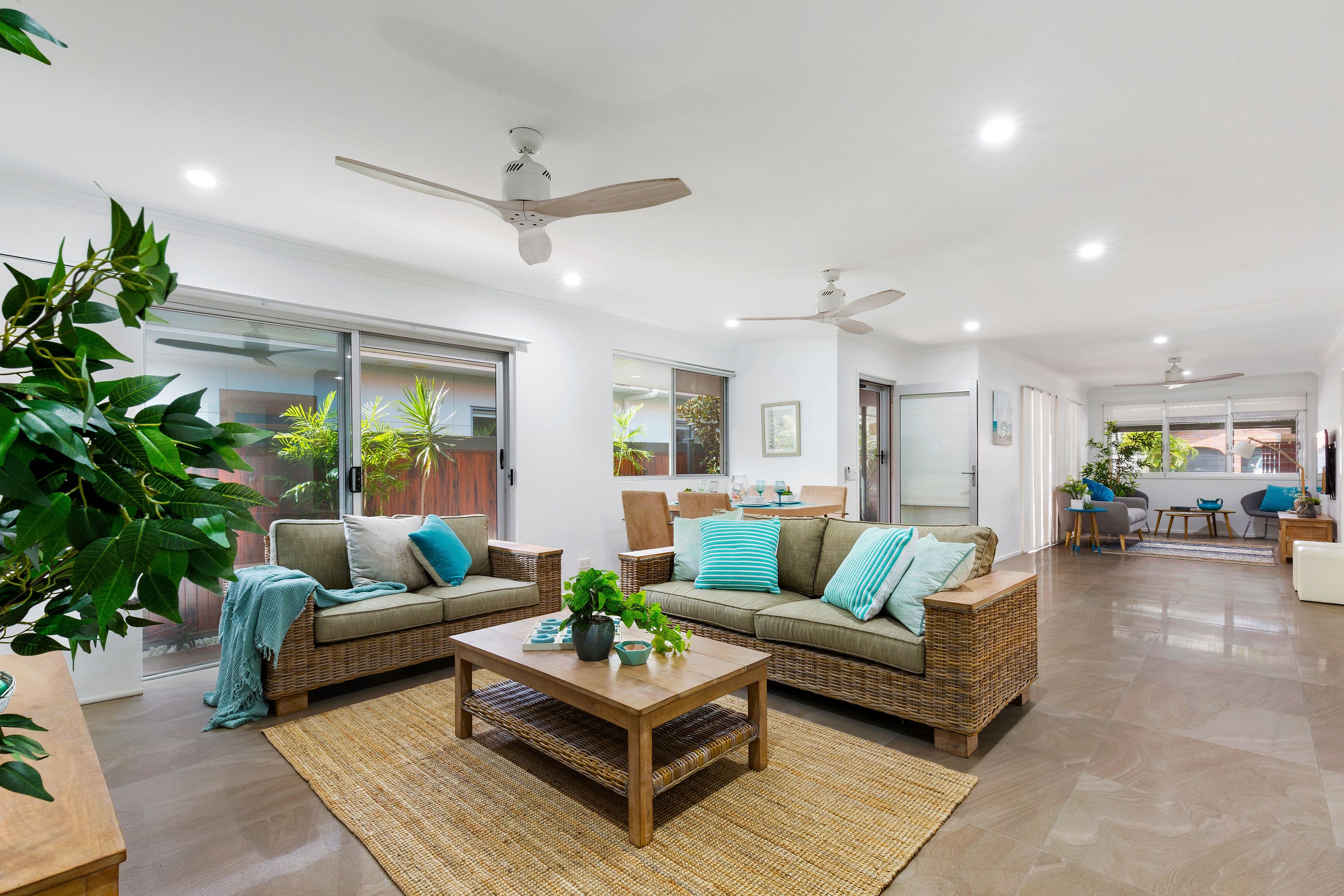 100 Dolphin Avenue, Mermaid Beach QLD 4218, Mermaid Beach - Thumbnail 3