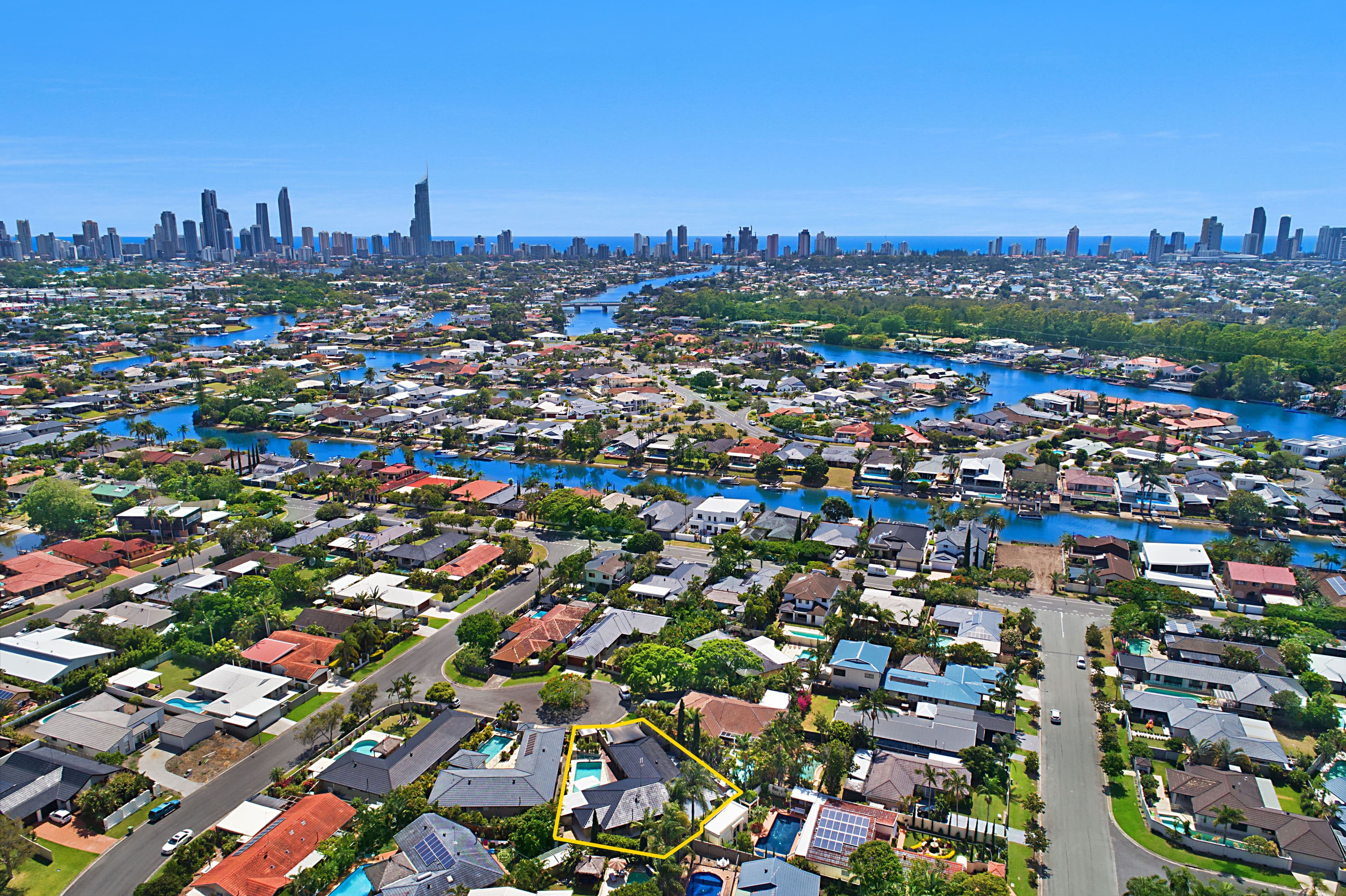 6 Tain Court, Sorrento QLD 4217, Sorrento - Thumbnail 2