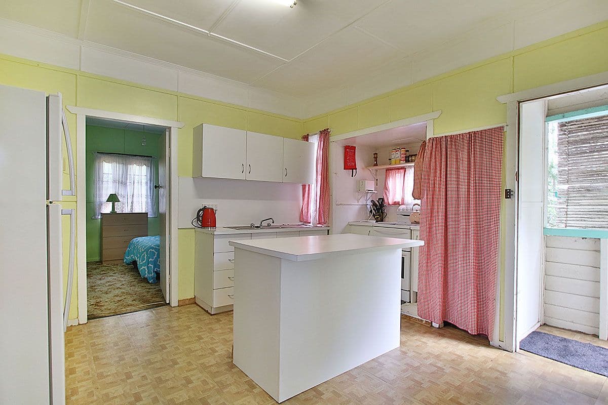 3 Vineyard Street, One Mile QLD 4305, One Mile - Thumbnail 3