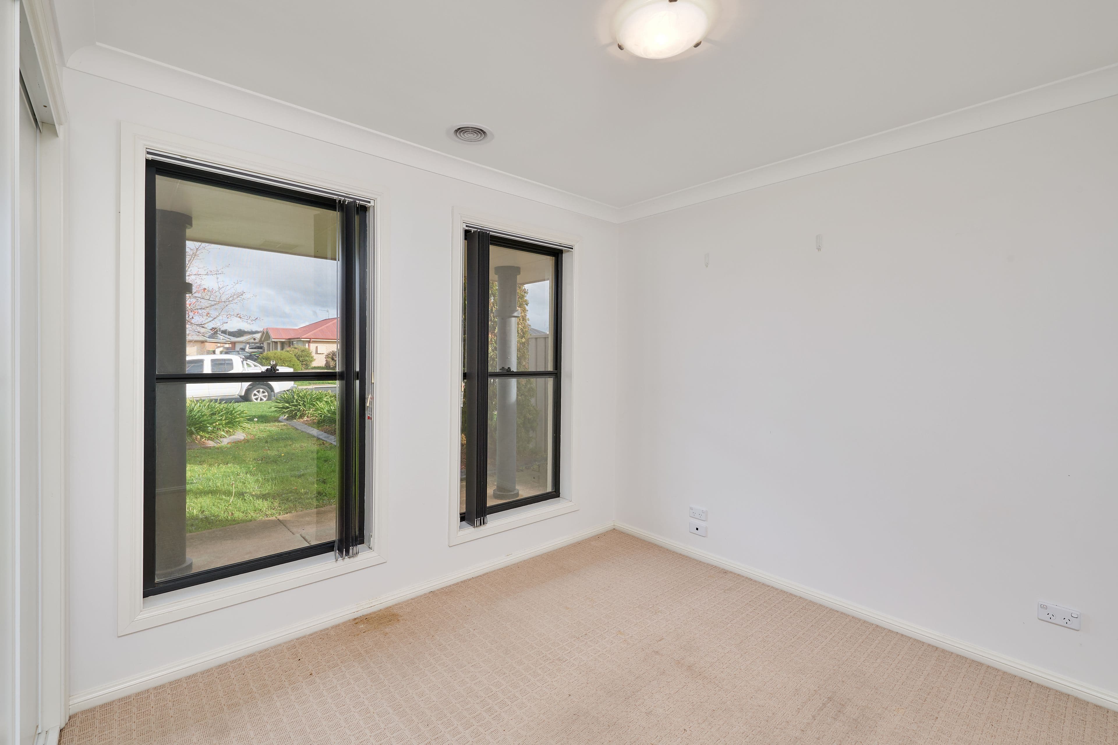 13 Womboin Crescent, Glenfield Park NSW 2650, Glenfield Park - Thumbnail 7