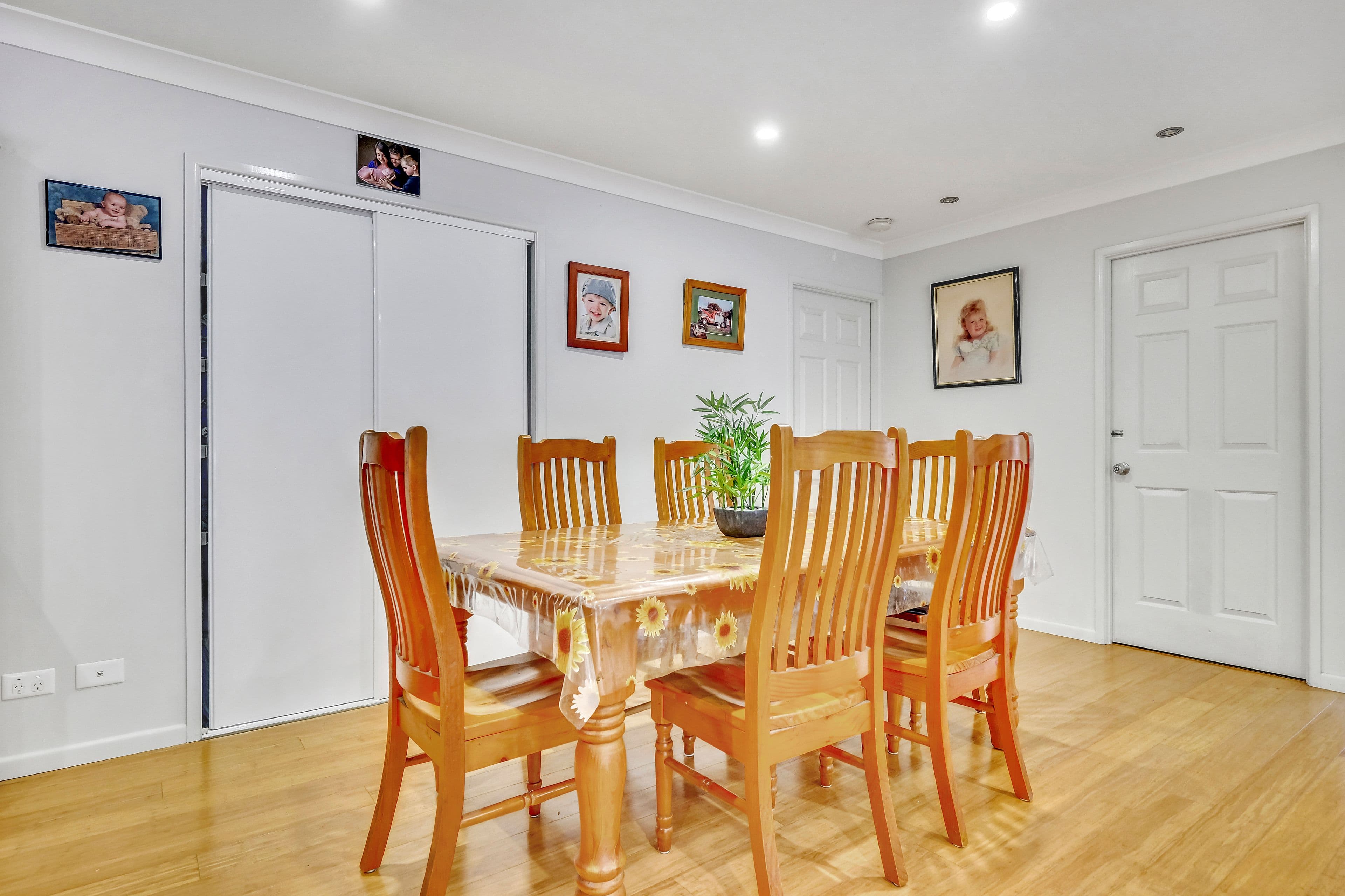 2 Sandoy Court, Bellbird Park QLD 4300, Bellbird Park - Thumbnail 2
