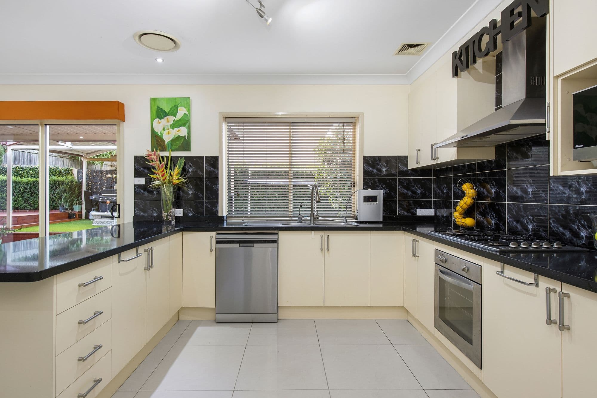 6 Sovereign Avenue, Kellyville Ridge NSW 2155, Kellyville Ridge - Thumbnail 6
