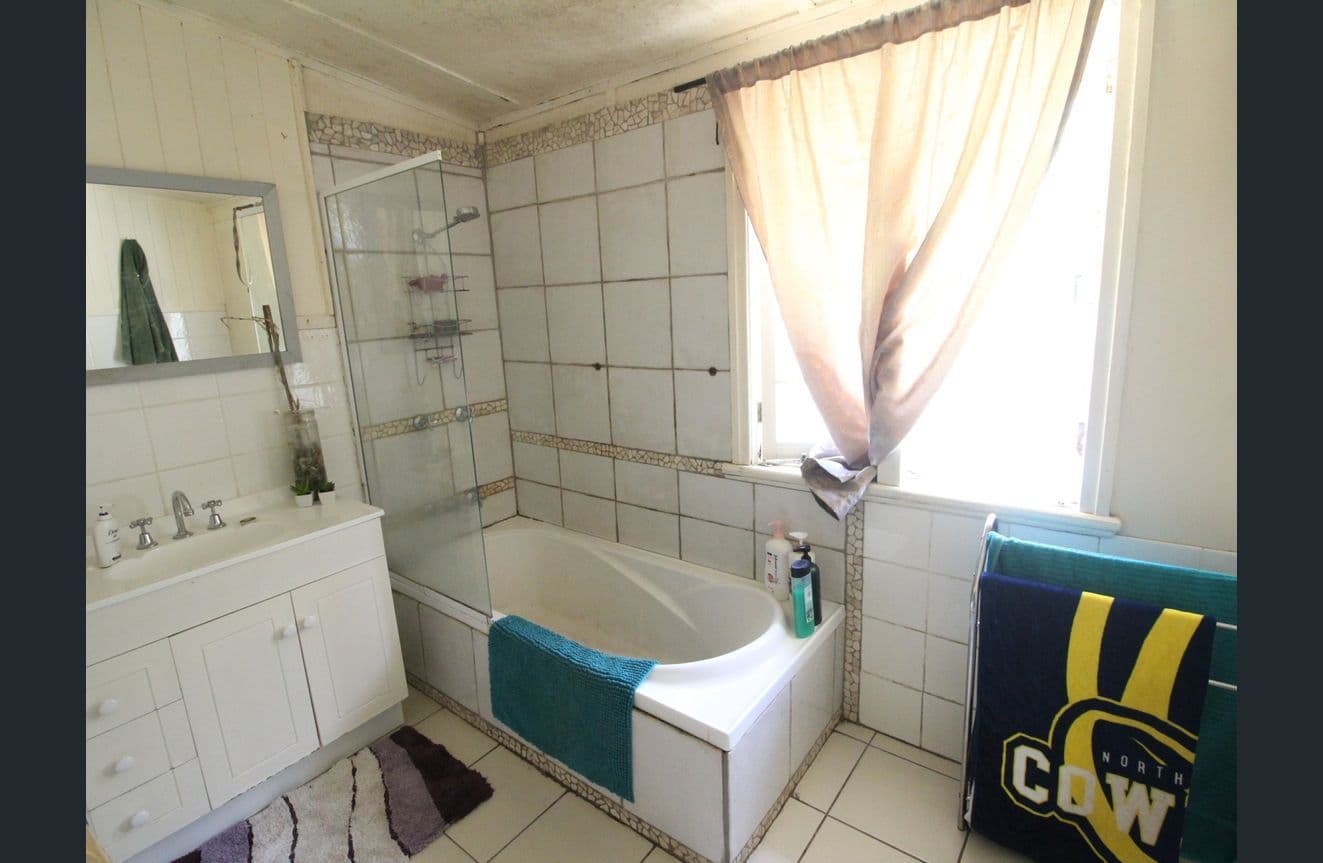 80 Middle Street, Esk QLD 4312, Esk - Thumbnail 6