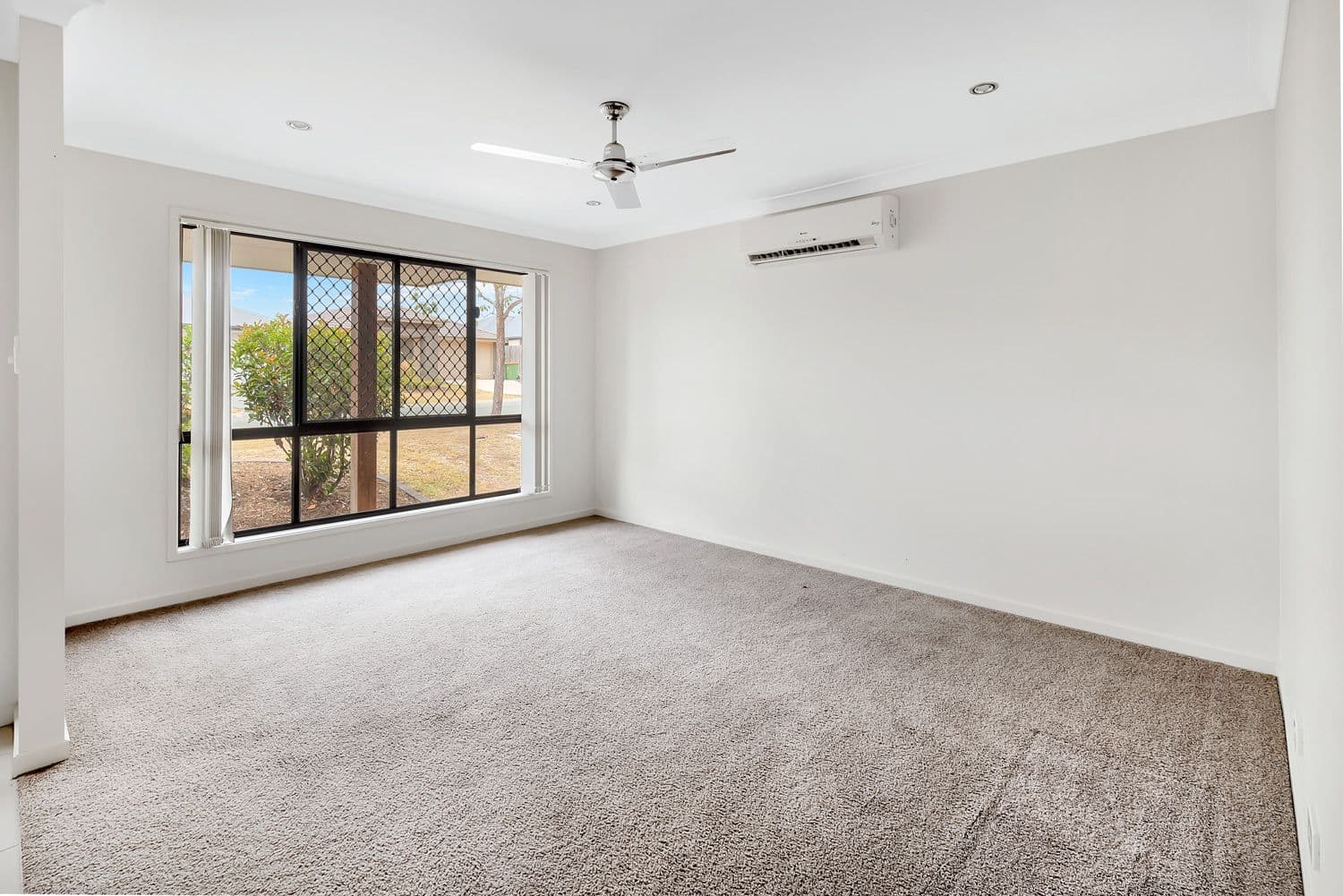 17 Lisa Crescent, Coomera QLD 4209, Coomera - Thumbnail 5