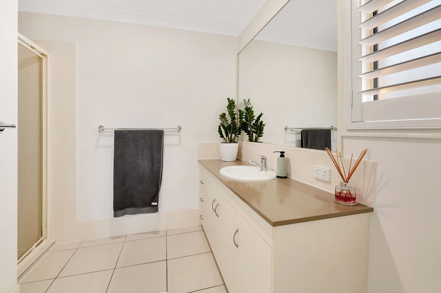 16 Denise Drive, Upper Coomera QLD 4209, Upper Coomera - Thumbnail 3