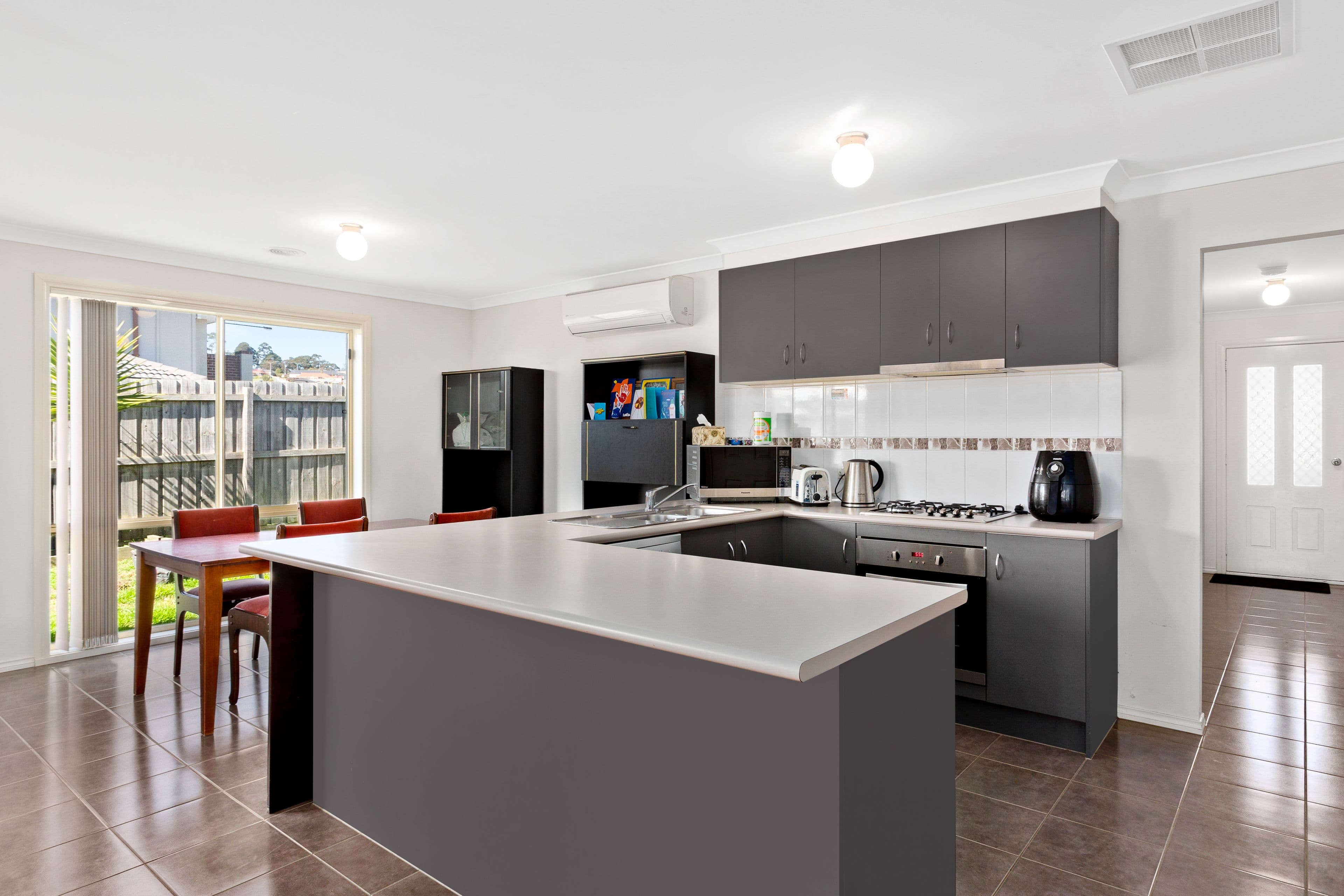 48 Summerhill Boulevard, Drouin VIC 3818, Drouin - Thumbnail 2