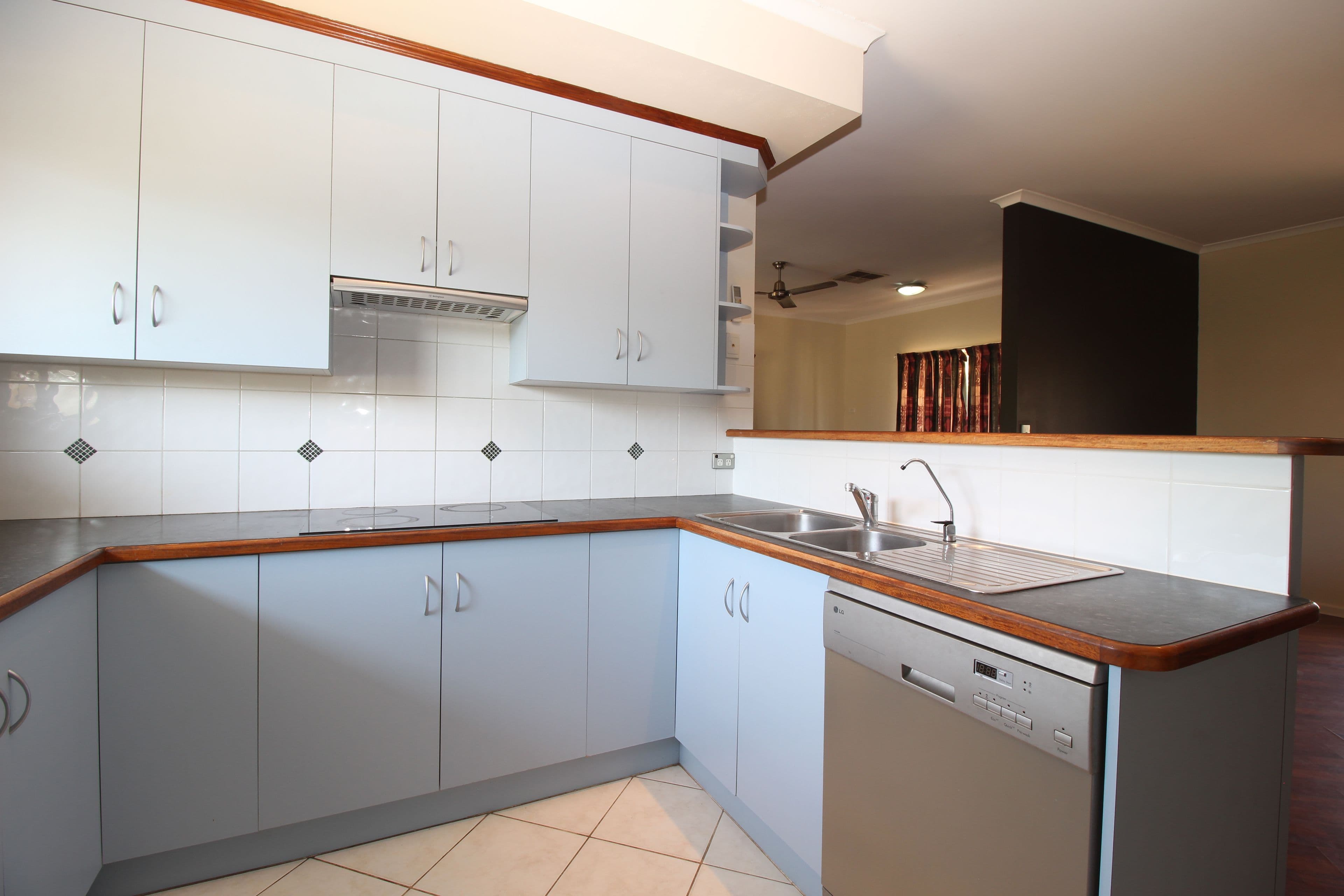 21 Park Avenue, Emerald QLD 4720, Emerald - Thumbnail 6