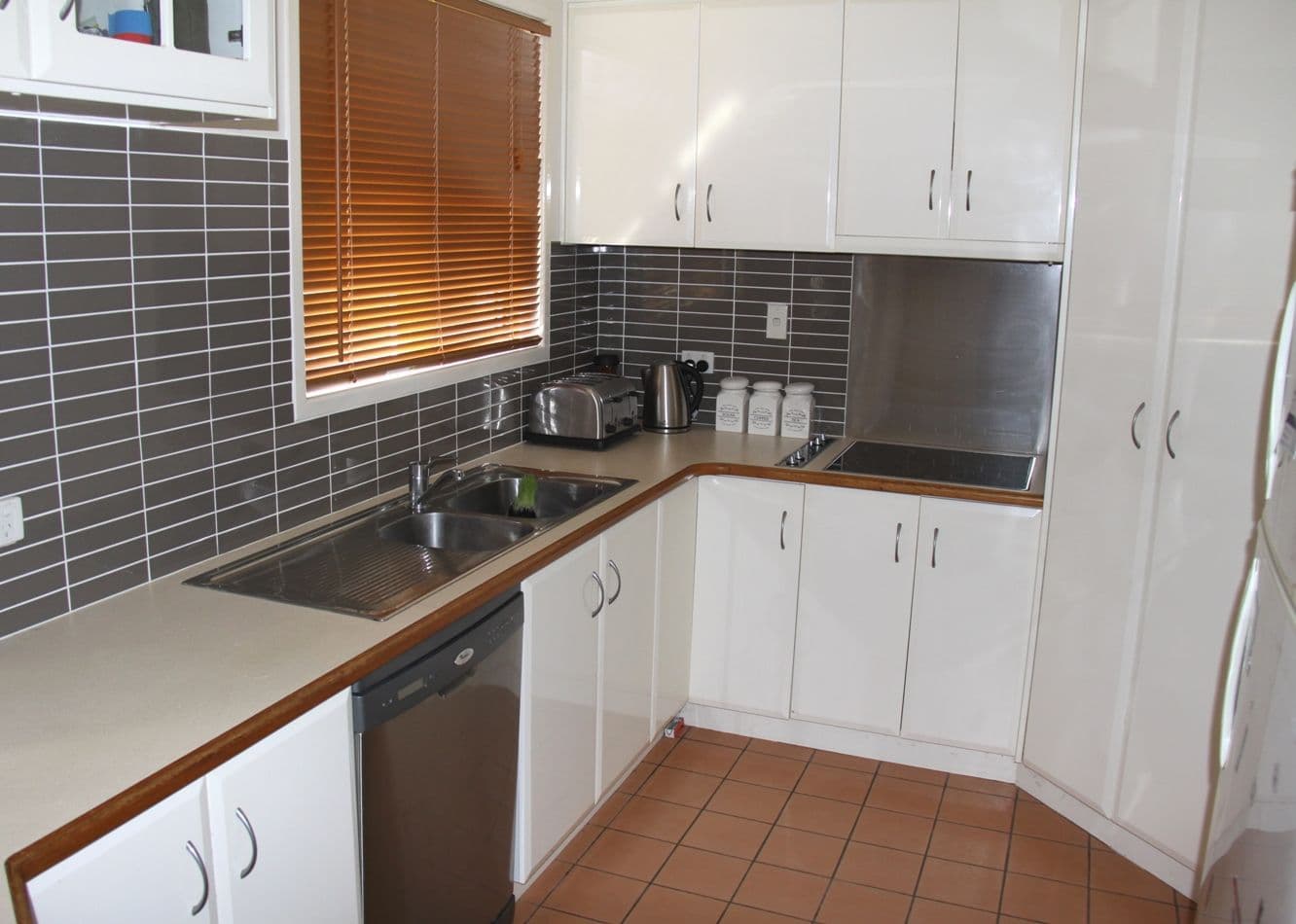3 Gately Court, Tannum Sands QLD 4680, Tannum Sands - Thumbnail 4