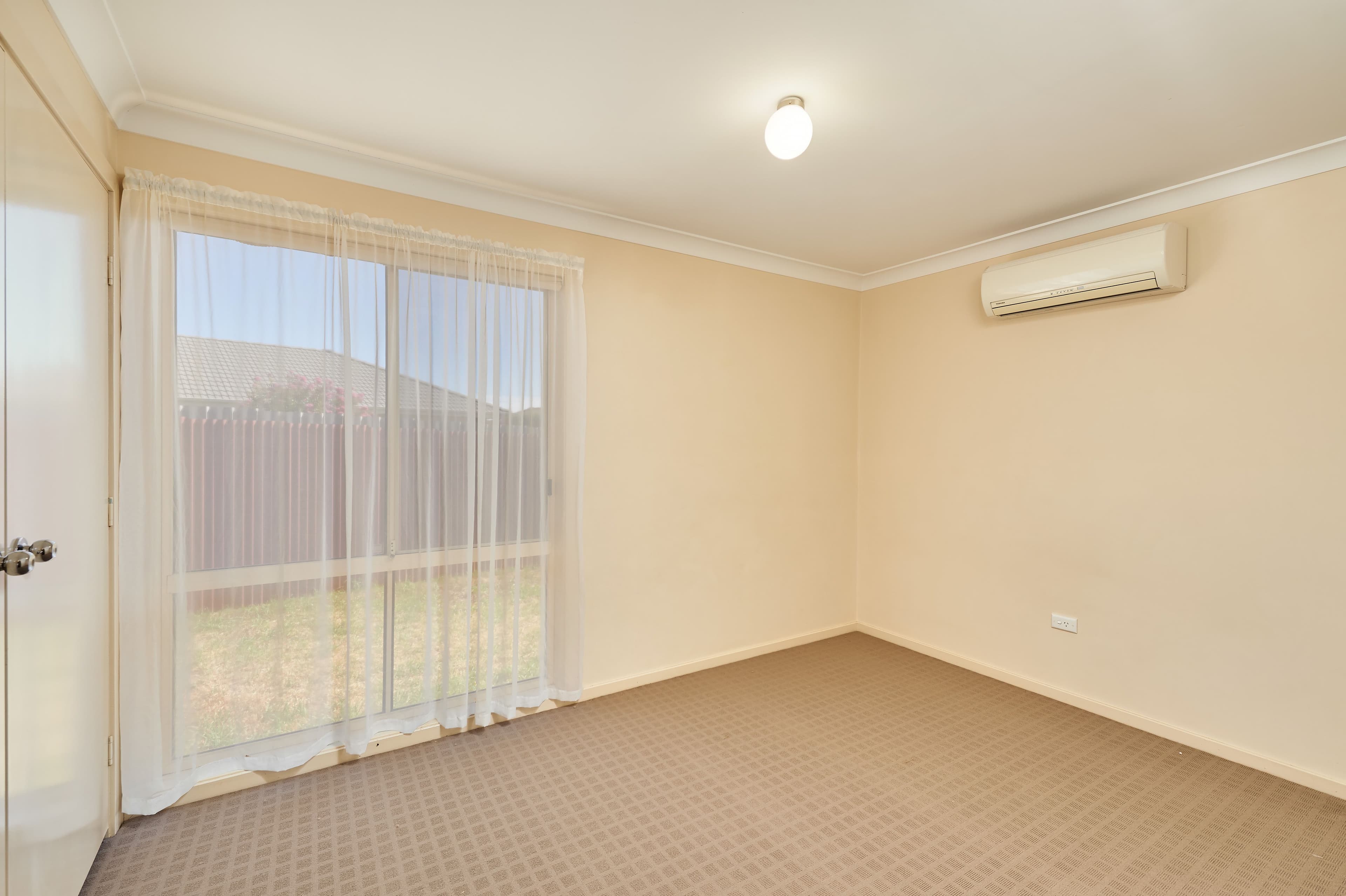 108 Undurra Drive, Glenfield Park - Thumbnail 6