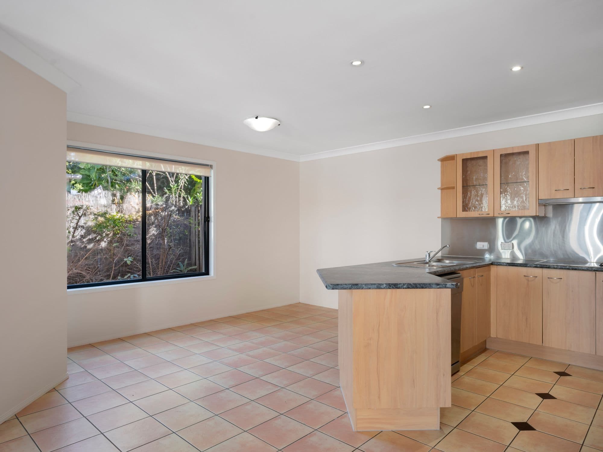 120 Pohlman Street, Southport QLD 4215, Southport - Thumbnail 6