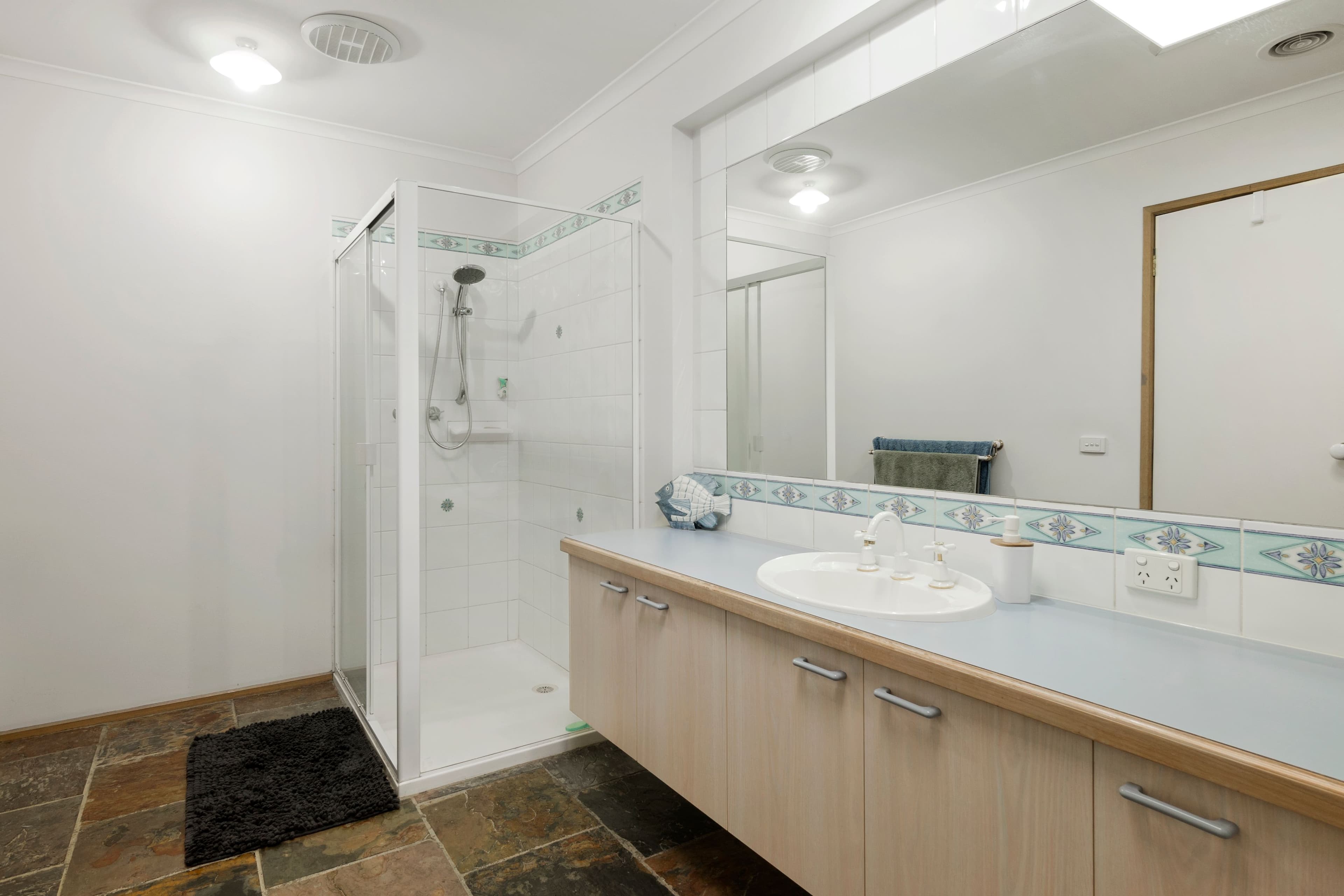 1 Belmarino Court, Werribee VIC 3030, Werribee - Thumbnail 7