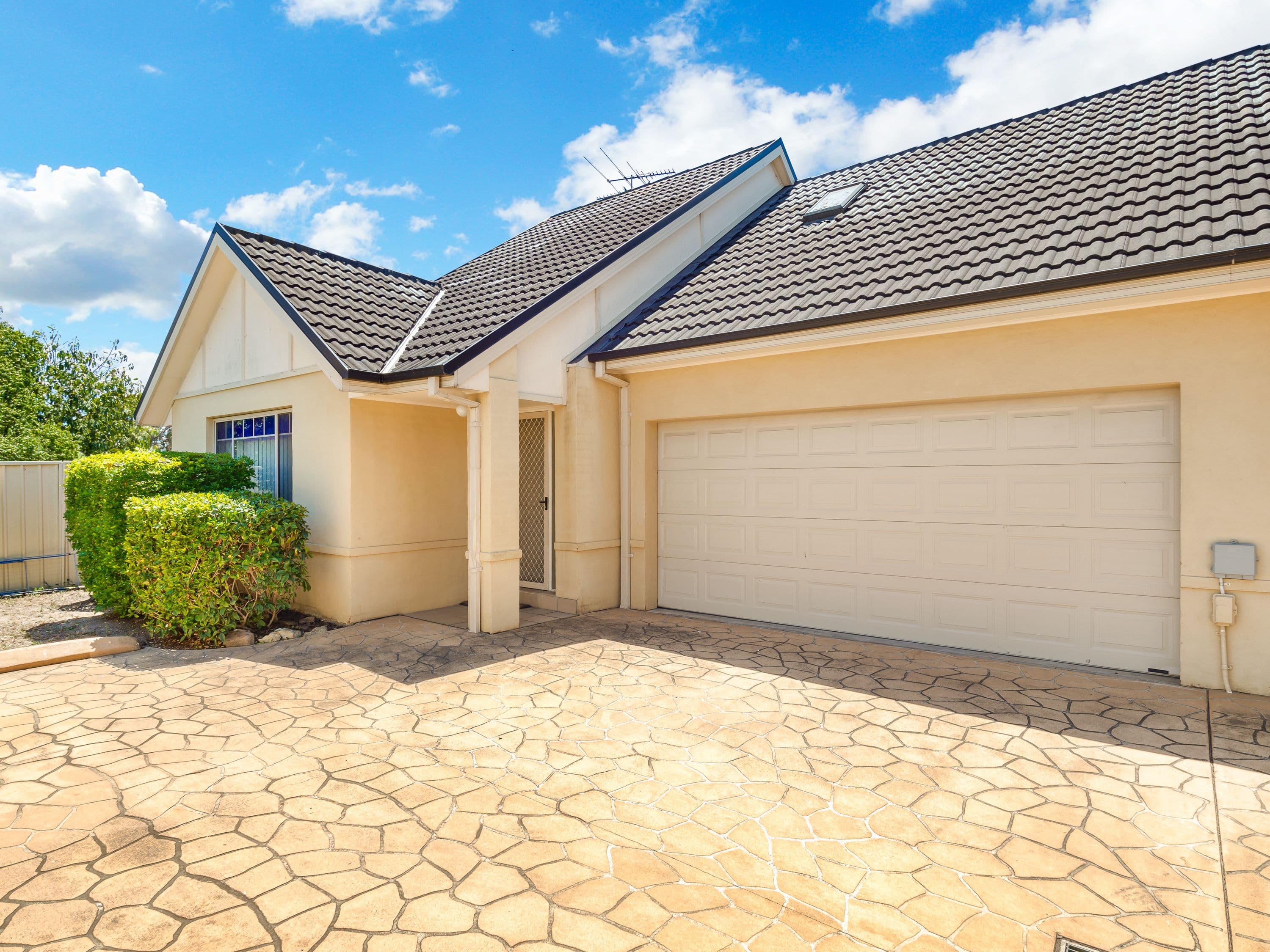 163 Mileham Street, South Windsor - Image 1