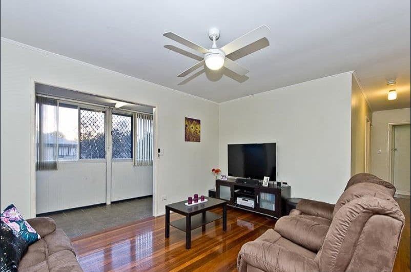3 Leura Grove, Ferny Hills QLD 4055, Ferny Hills - Thumbnail 3