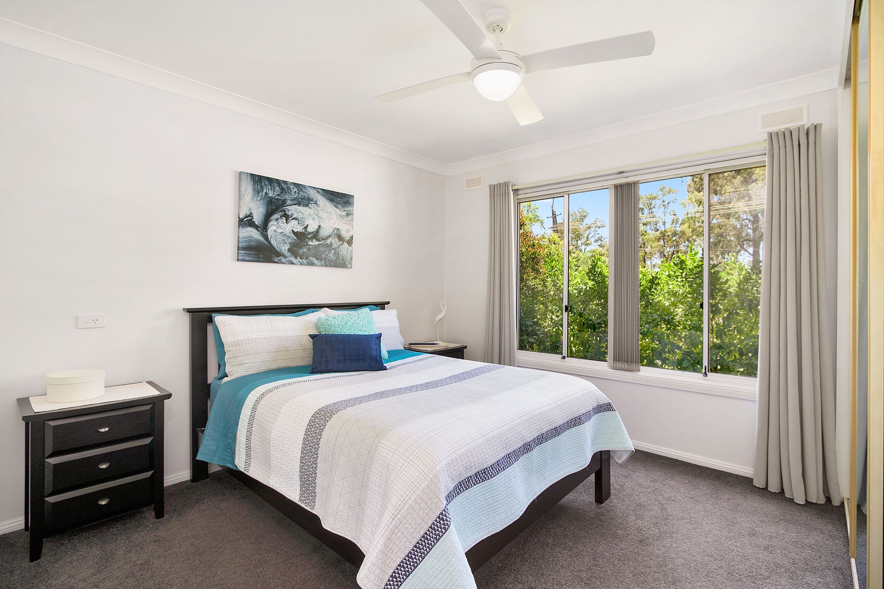 530 Londonderry Road, Londonderry - Thumbnail 4