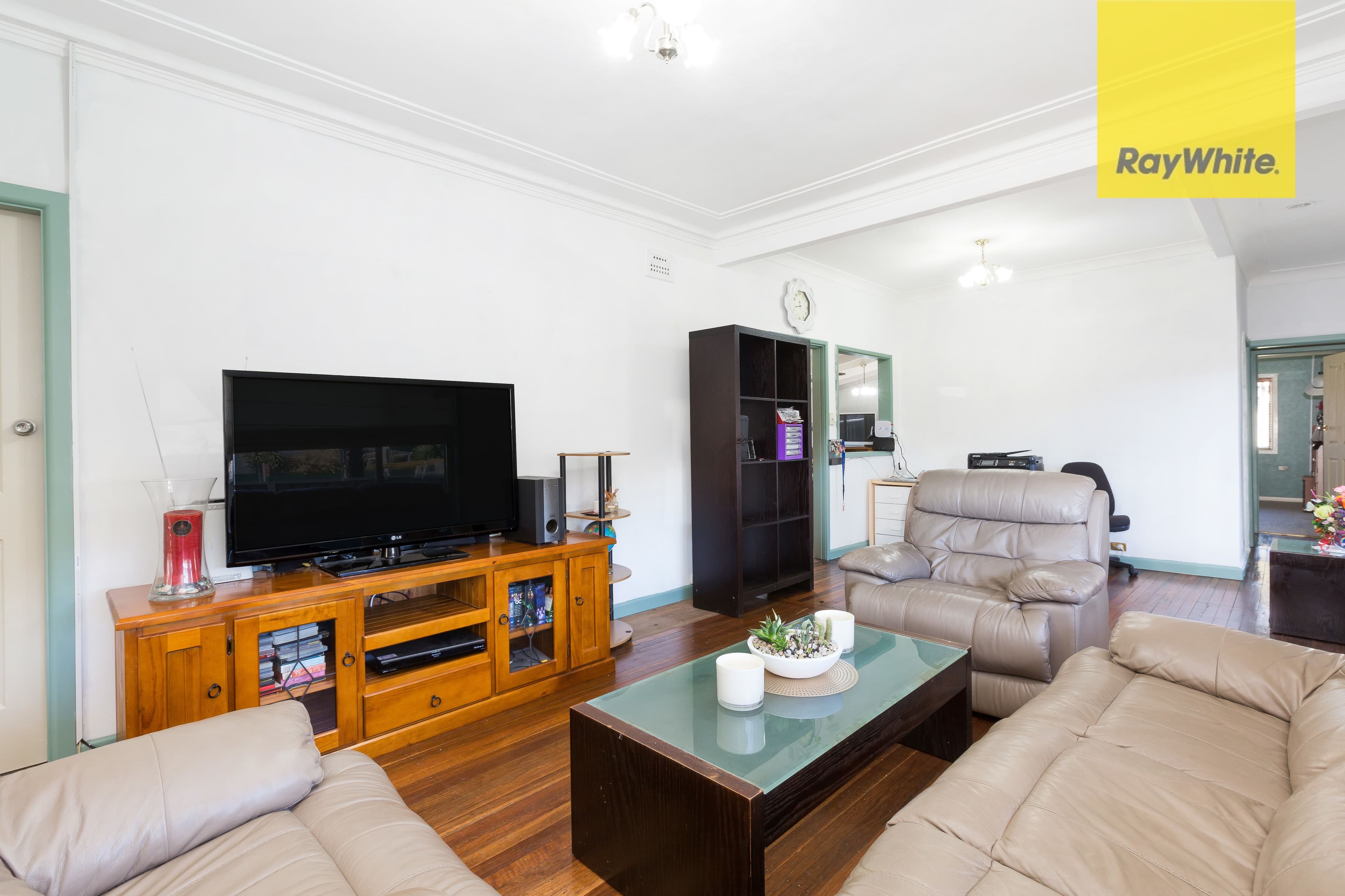 26 Captain Cook Drive, Caringbah - Thumbnail 2