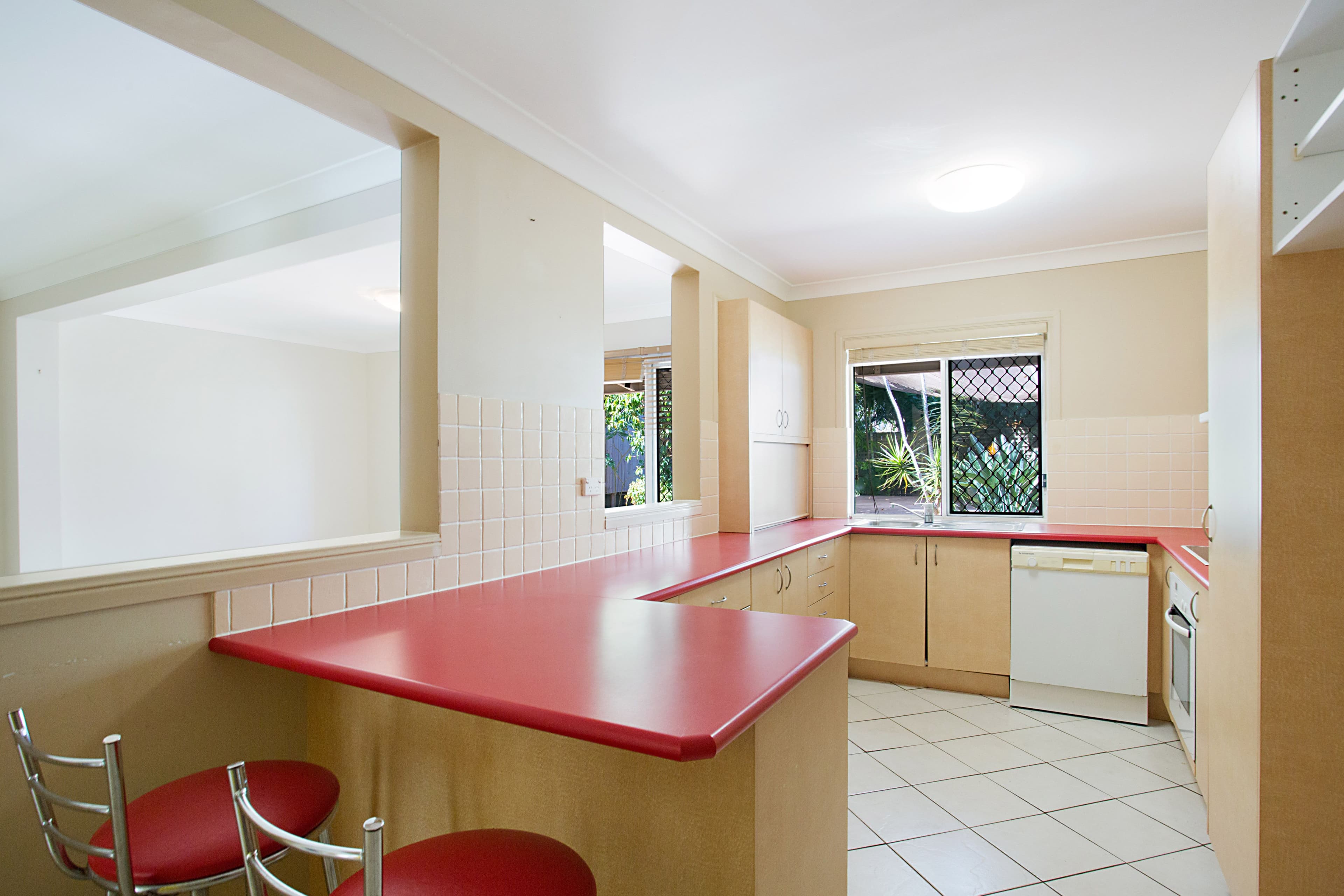 9 Matina Street, Biggera Waters QLD 4216, Biggera Waters - Thumbnail 5